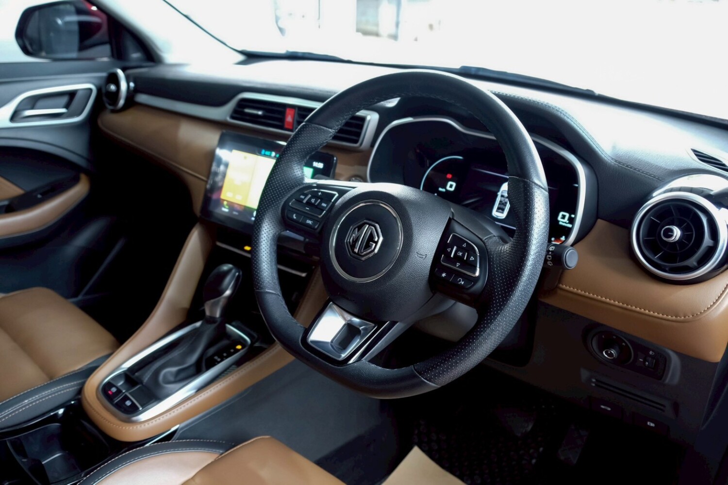 LINE_ALBUM_MG ZS 1.5 X SUNROOF สีแดง ปี22 จด 24 ไมล์ 10,000km_260617_10