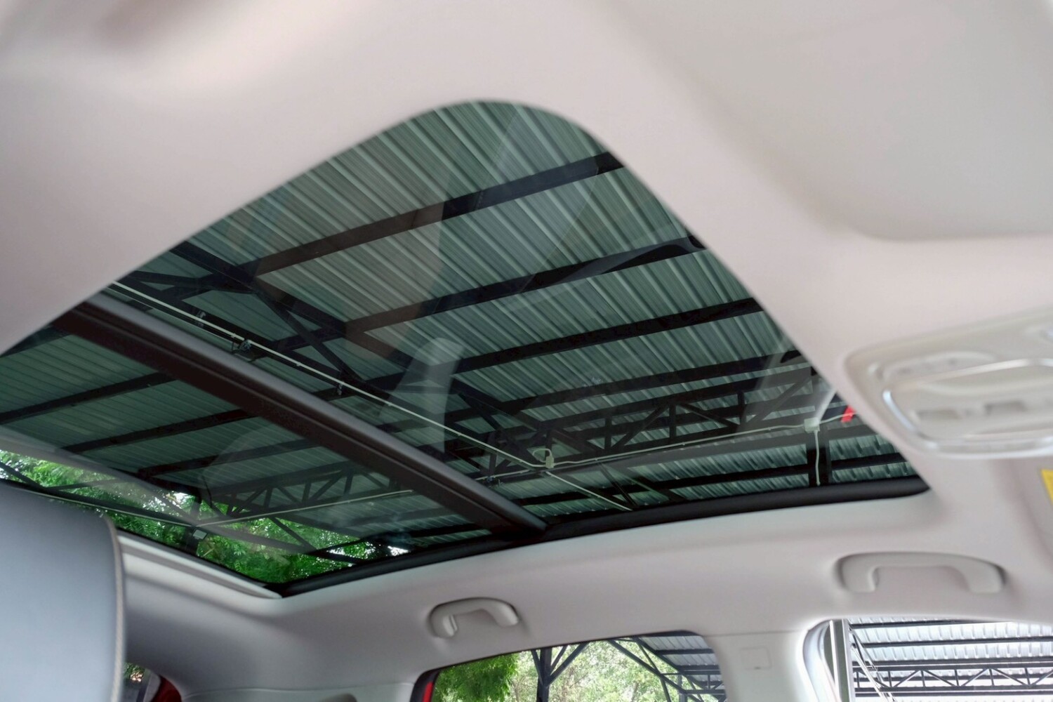 LINE_ALBUM_MG ZS 1.5 X SUNROOF สีแดง ปี22 จด 24 ไมล์ 10,000km_260617_21
