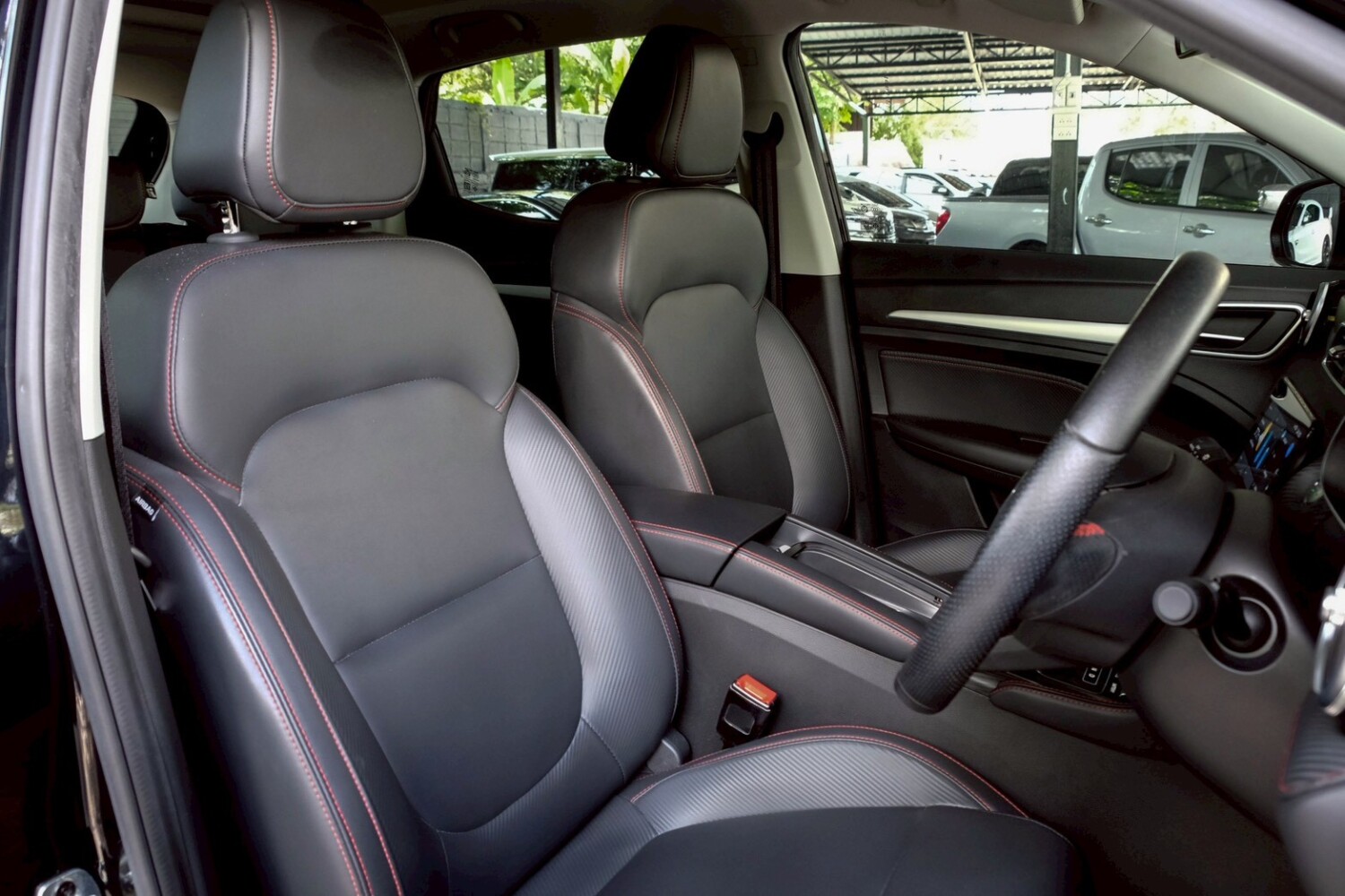 LINE_ALBUM_MG ZS EV ปี 23 จด 24 สีดำ X SUNROOF ไมล์24000km_260612_14