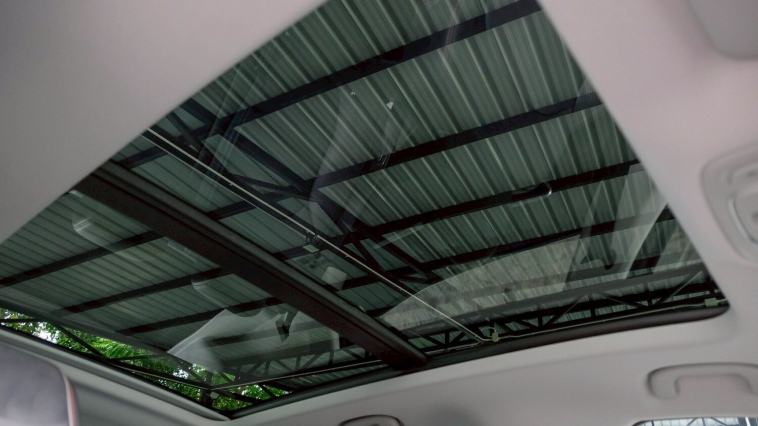 LINE_ALBUM_MG ZS EV ปี 23 จด 24 สีดำ X SUNROOF ไมล์24000km_260612_21