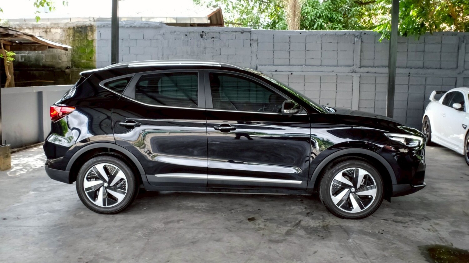 LINE_ALBUM_MG ZS EV ปี 23 จด 24 สีดำ X SUNROOF ไมล์24000km_260612_4