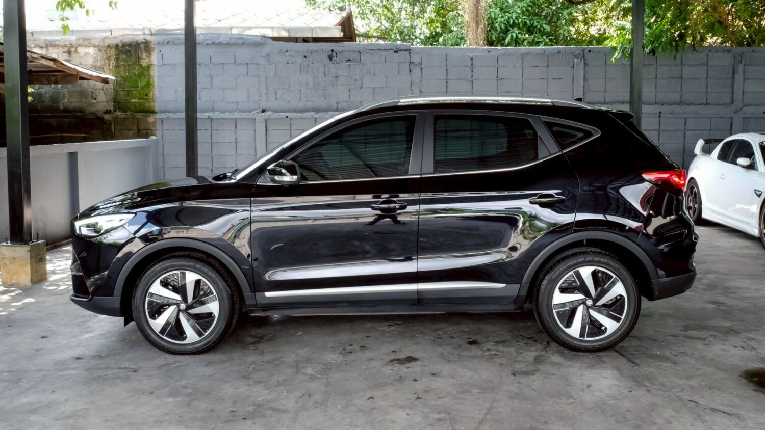 LINE_ALBUM_MG ZS EV ปี 23 จด 24 สีดำ X SUNROOF ไมล์24000km_260612_5
