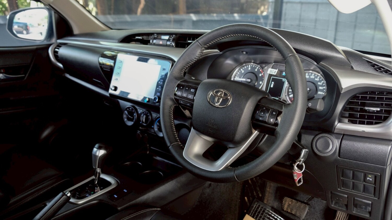 LINE_ALBUM_REVO 2.4 CAB ปี22 จด 23 PRERUNNER MID AUTO สีขาว_260613_9