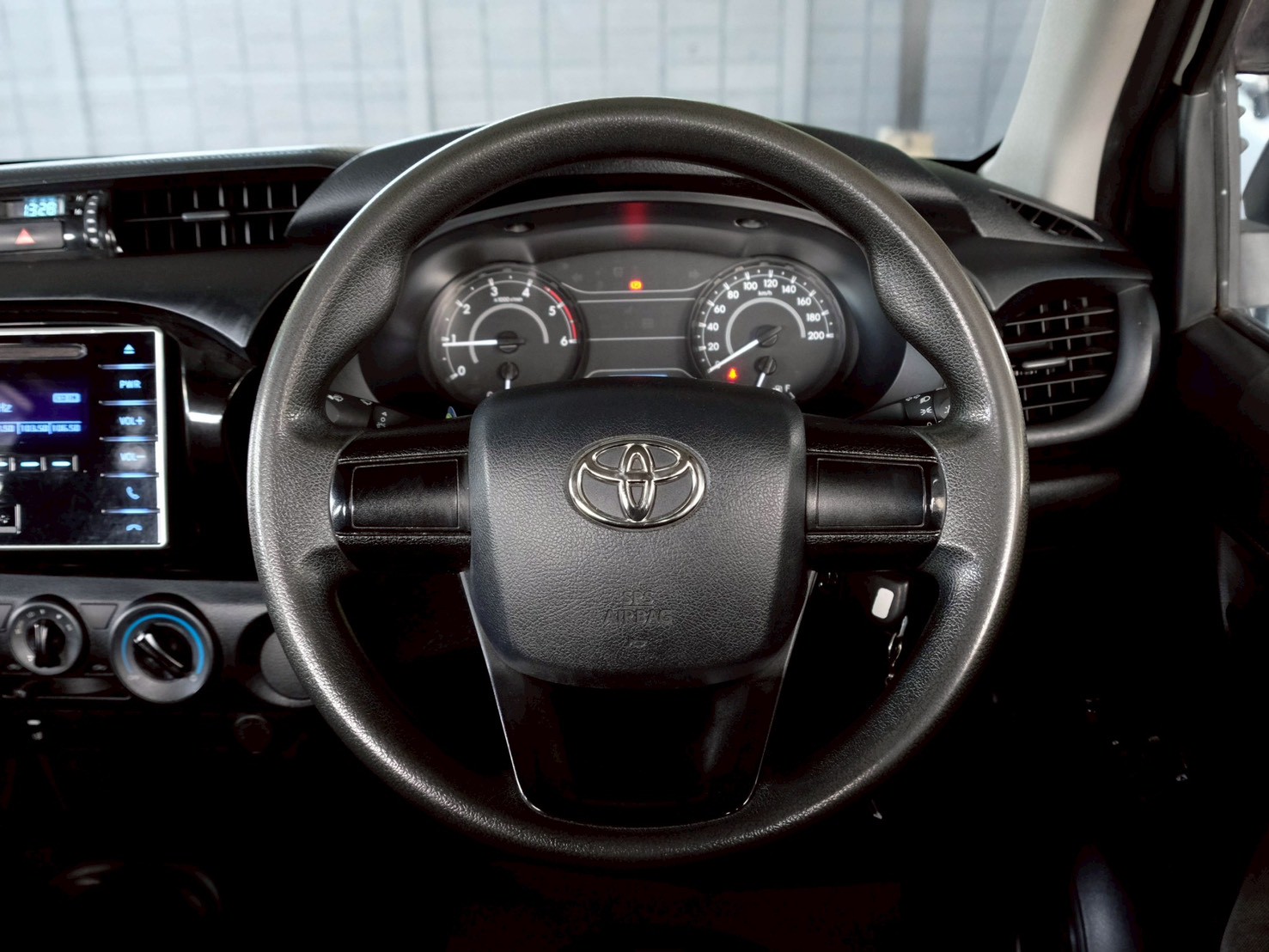 LINE_ALBUM_REVO CAB 2.4 J PLUS ปี18(แท้) สีขาว ไมล์ 120,000km_260613_13