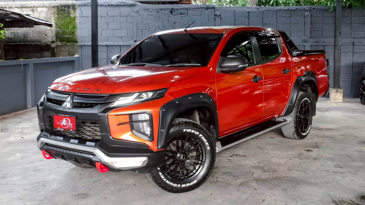 LINE_ALBUM_Triton 4dr auto gls สีส้ม ปี19 จด 20 ไมล์ 40,000km_260617_1