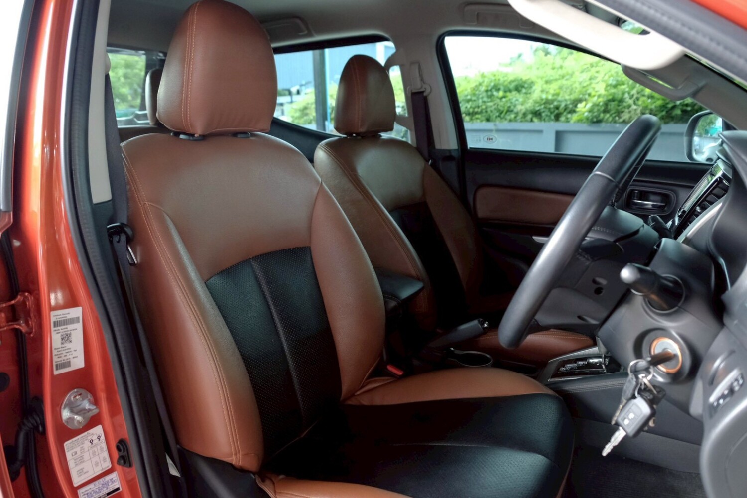 LINE_ALBUM_Triton 4dr auto gls สีส้ม ปี19 จด 20 ไมล์ 40,000km_260617_10