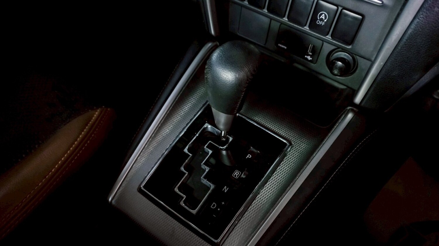 LINE_ALBUM_Triton 4dr auto gls สีส้ม ปี19 จด 20 ไมล์ 40,000km_260617_17