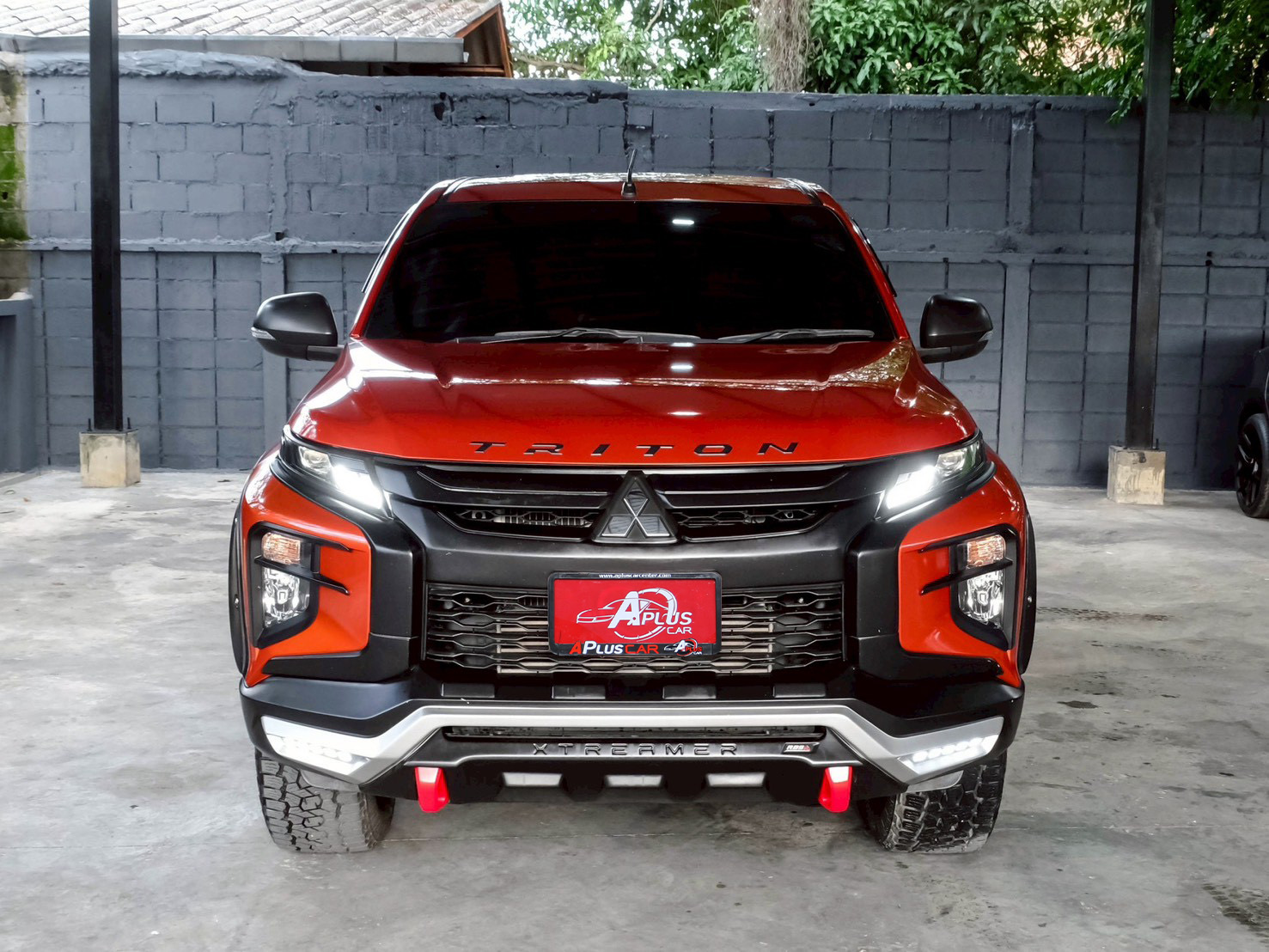 LINE_ALBUM_Triton 4dr auto gls สีส้ม ปี19 จด 20 ไมล์ 40,000km_260617_2