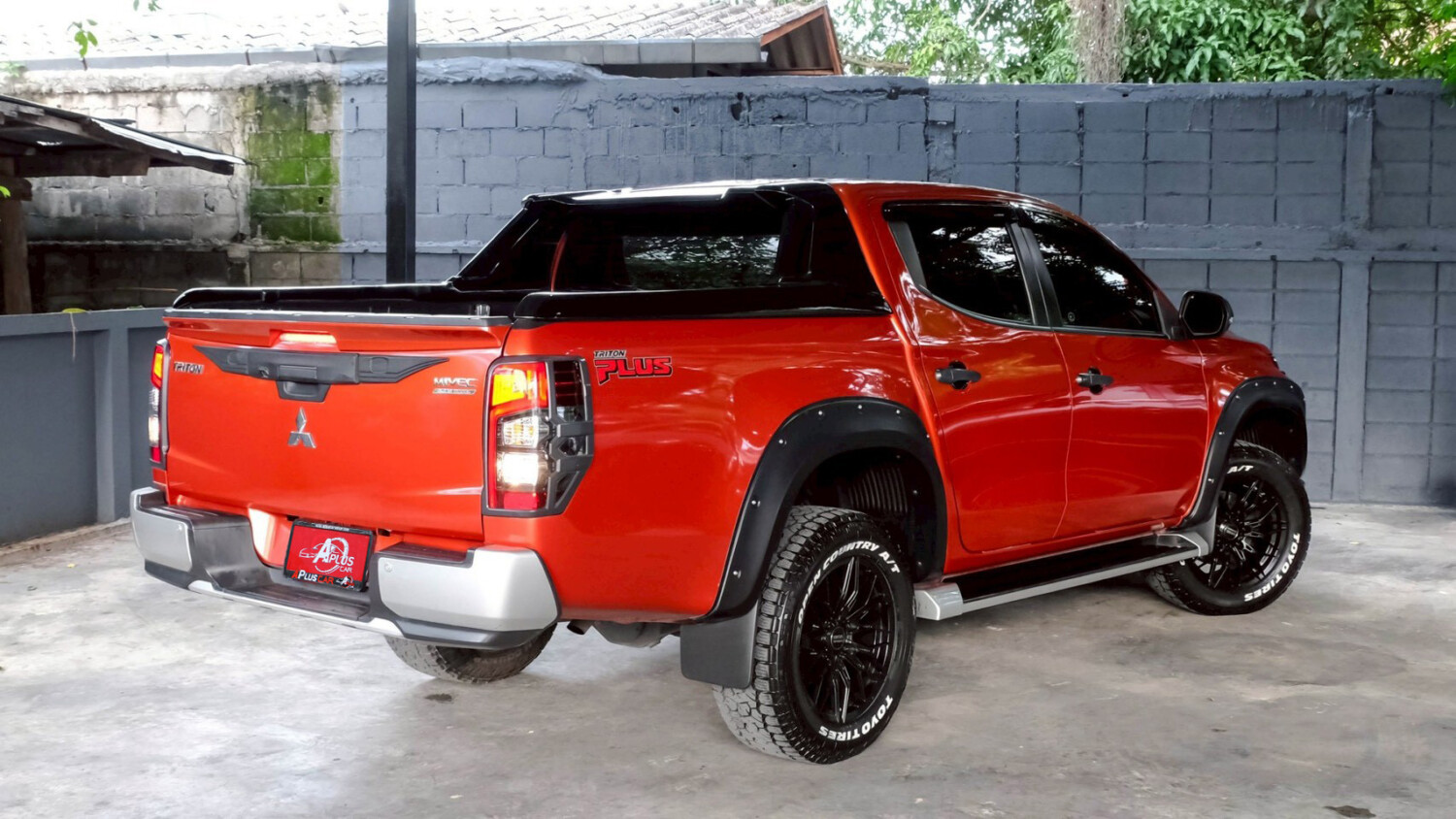 LINE_ALBUM_Triton 4dr auto gls สีส้ม ปี19 จด 20 ไมล์ 40,000km_260617_8
