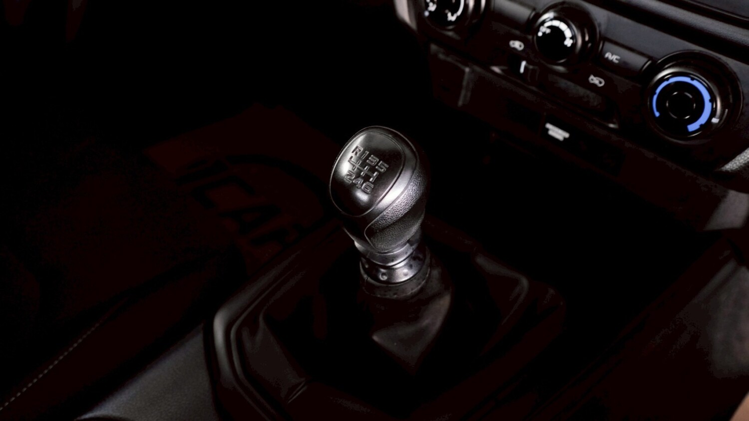 LINE_ALBUM_Dmax cab 1.9 ปี22 สีบรอนซ์ ไมล์ 19,000km ล้อte37_260629_15