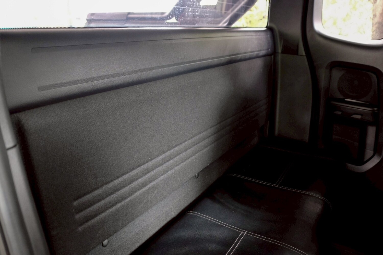 LINE_ALBUM_Ford ranger 2.2 cab hi-rider auto สีน้ำเงิน ปี20_260717_11