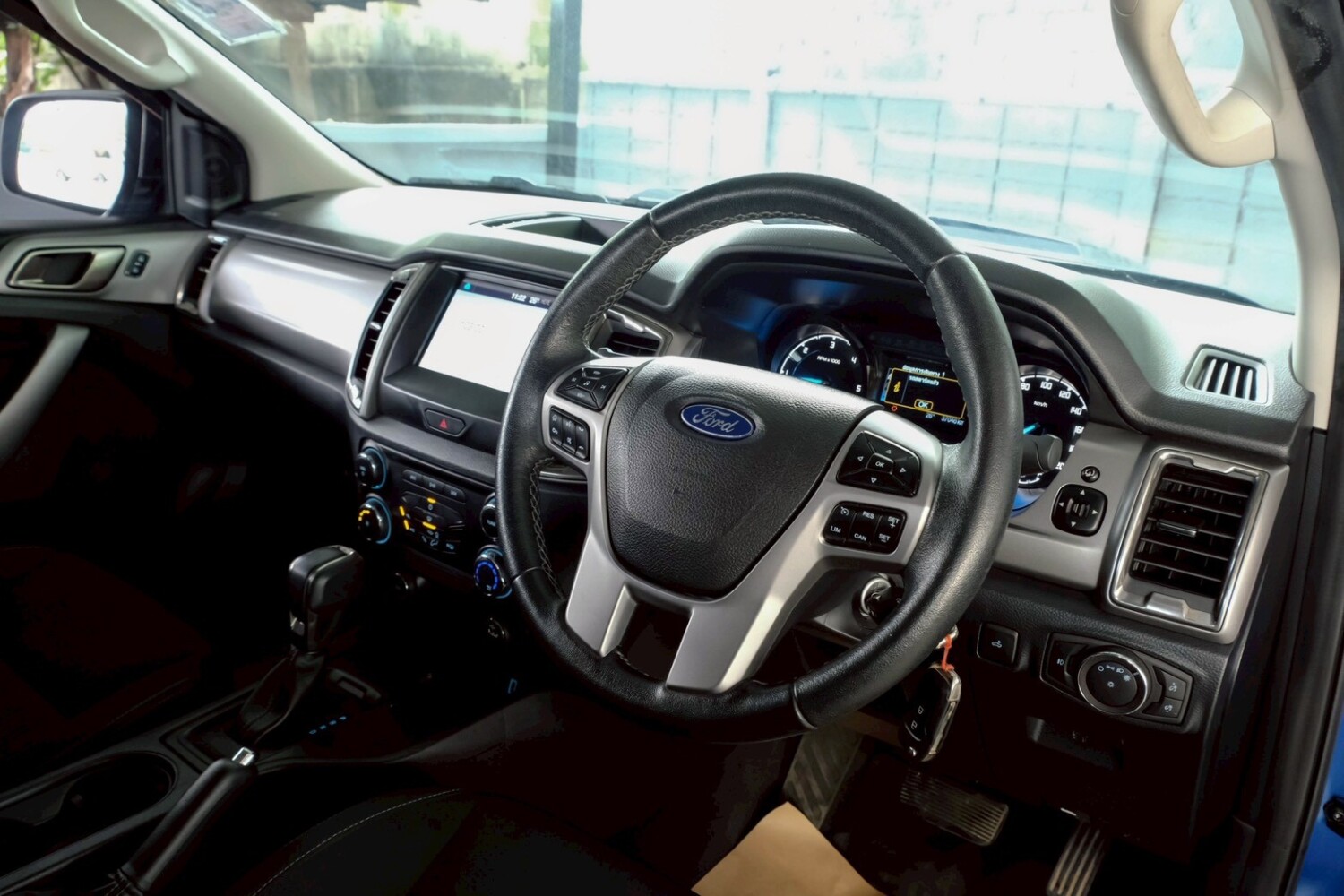 LINE_ALBUM_Ford ranger 2.2 cab hi-rider auto สีน้ำเงิน ปี20_260717_9