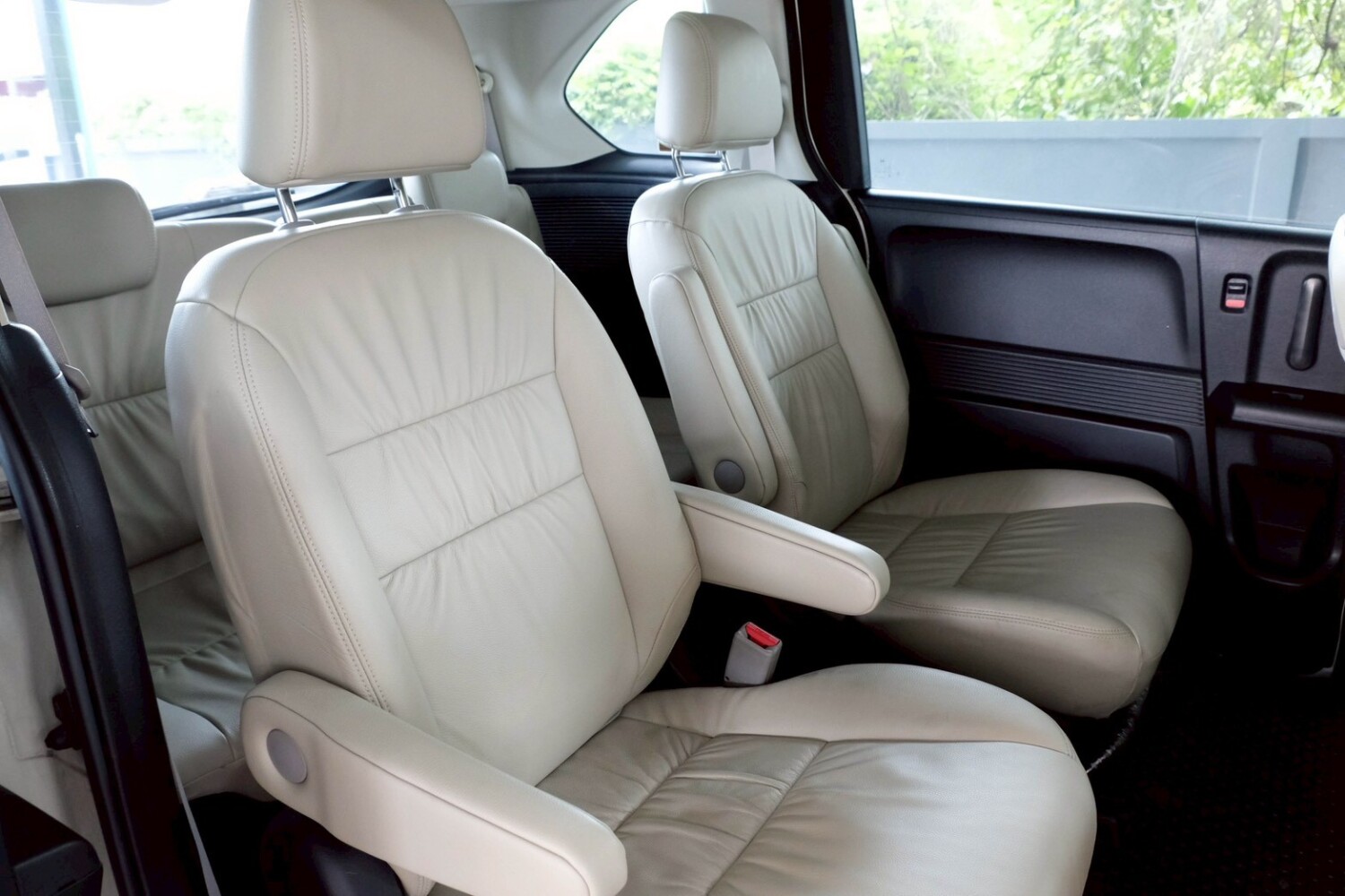 LINE_ALBUM_HONDA FREED 1.5 EL auto ปี2012 สีขาว ไมล์ 41,000km_260717_12