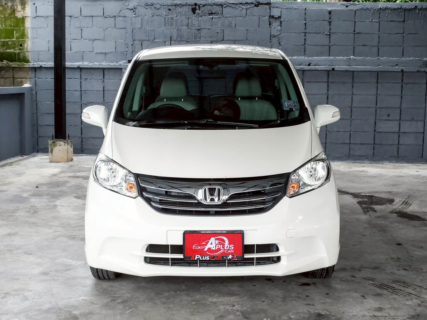 LINE_ALBUM_HONDA FREED 1.5 EL auto ปี2012 สีขาว ไมล์ 41,000km_260717_2