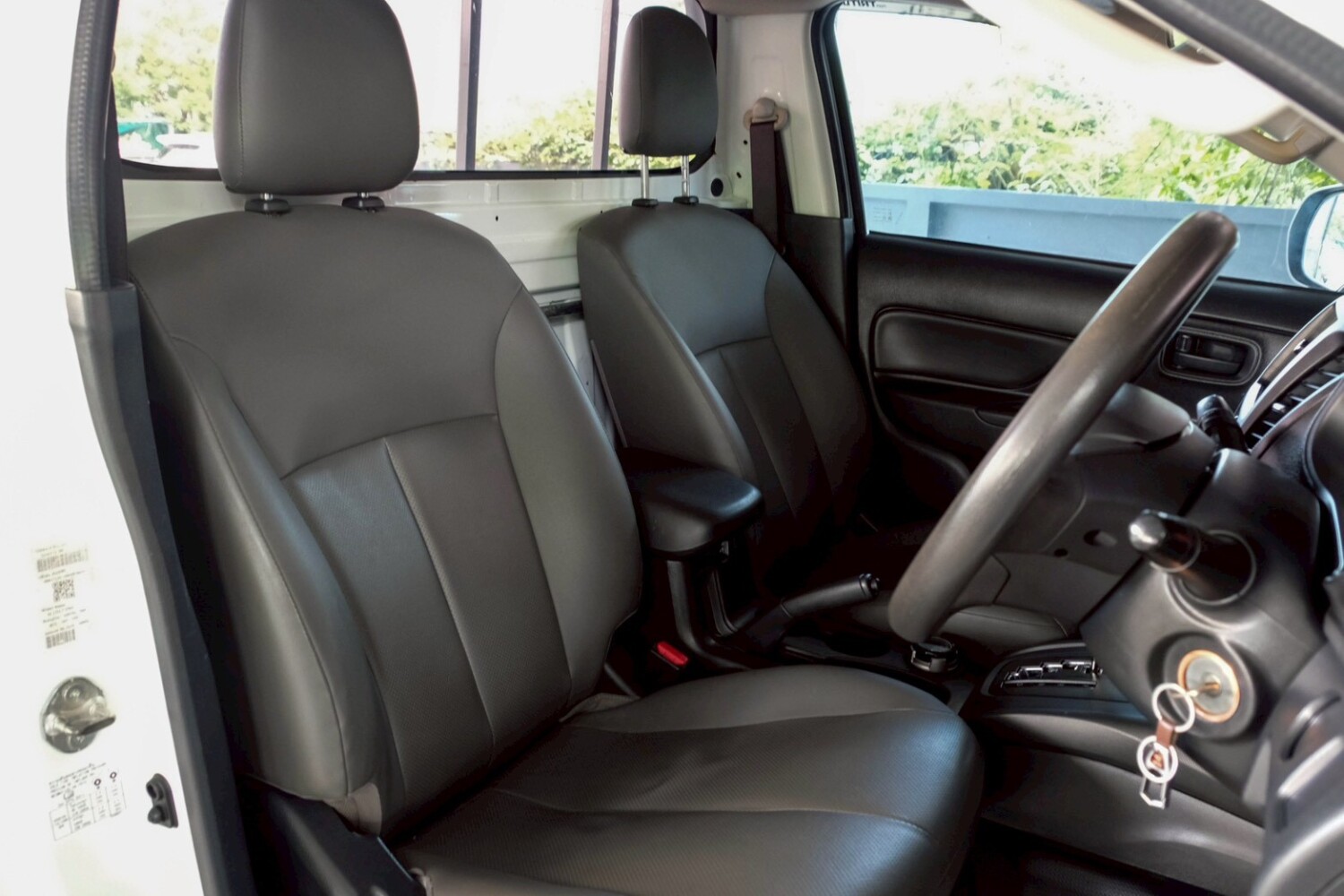 LINE_ALBUM_Mitsubishi triton หัวเดี่ยว ปี21 สีขาว auto 4wd_260702_10