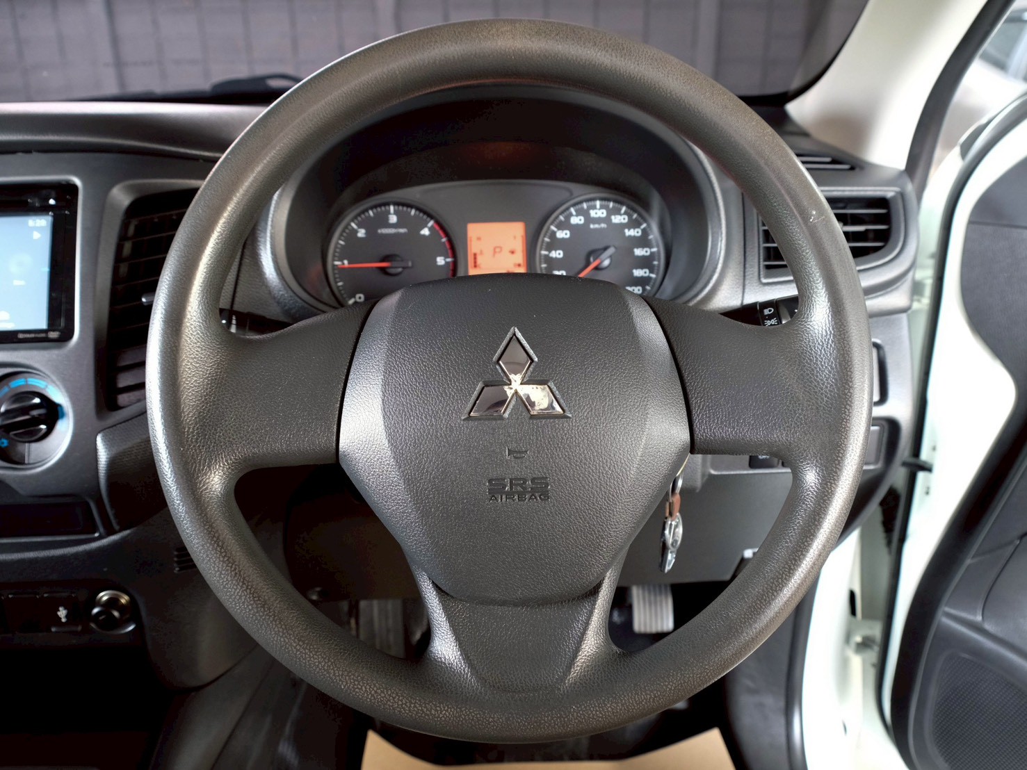 LINE_ALBUM_Mitsubishi triton หัวเดี่ยว ปี21 สีขาว auto 4wd_260702_13