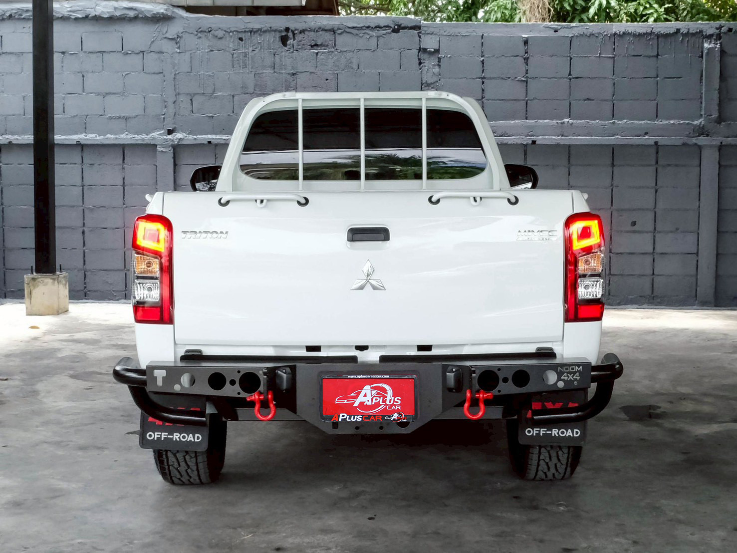 LINE_ALBUM_Mitsubishi triton หัวเดี่ยว ปี21 สีขาว auto 4wd_260702_7