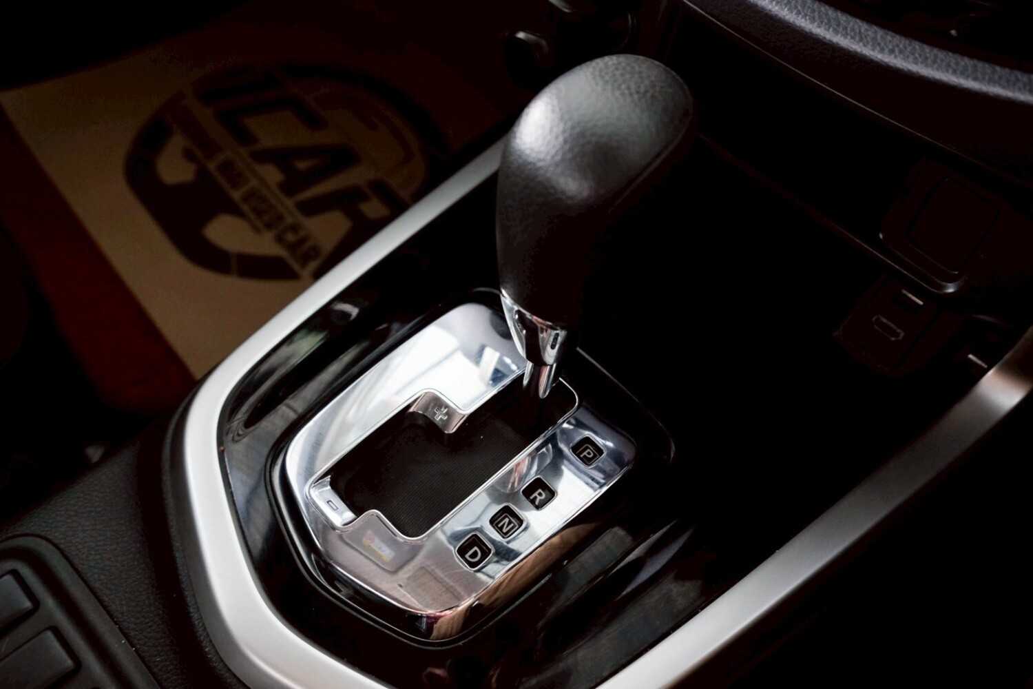 LINE_ALBUM_Nissan navara np300 calibre cab auto ตัวv สีดำ_260630_15
