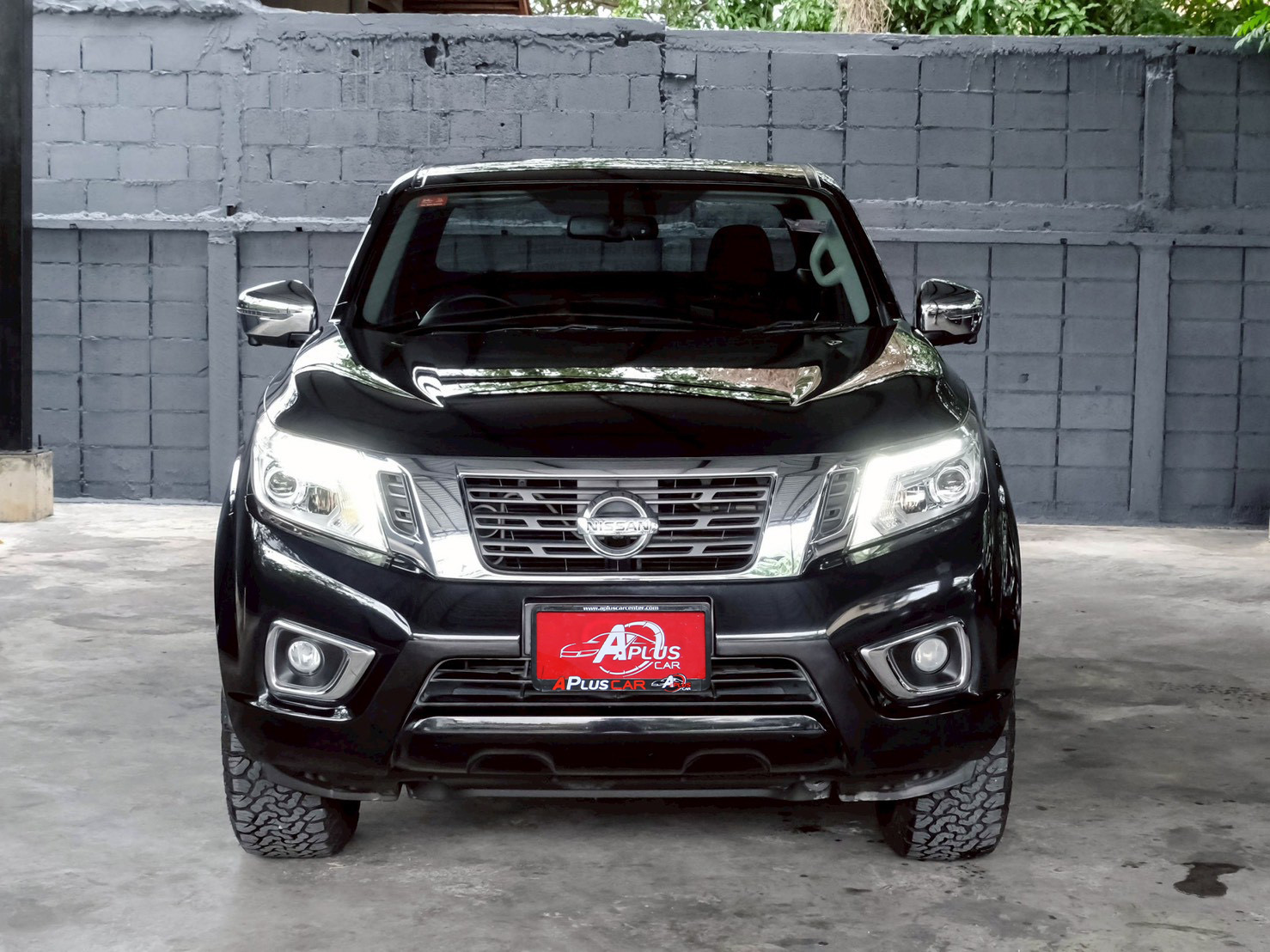 LINE_ALBUM_Nissan navara np300 calibre cab auto ตัวv สีดำ_260630_2
