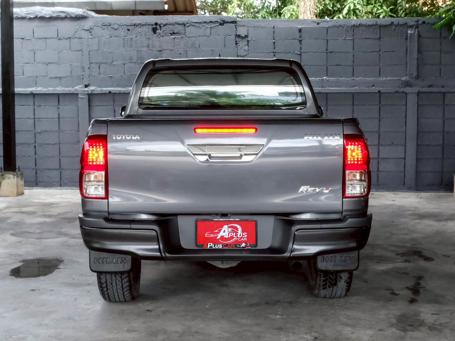 LINE_ALBUM_REVO 4DR 2.4 J PLUS PRERUNNER ปี18 จด 19 สีเทา mt_260715_7