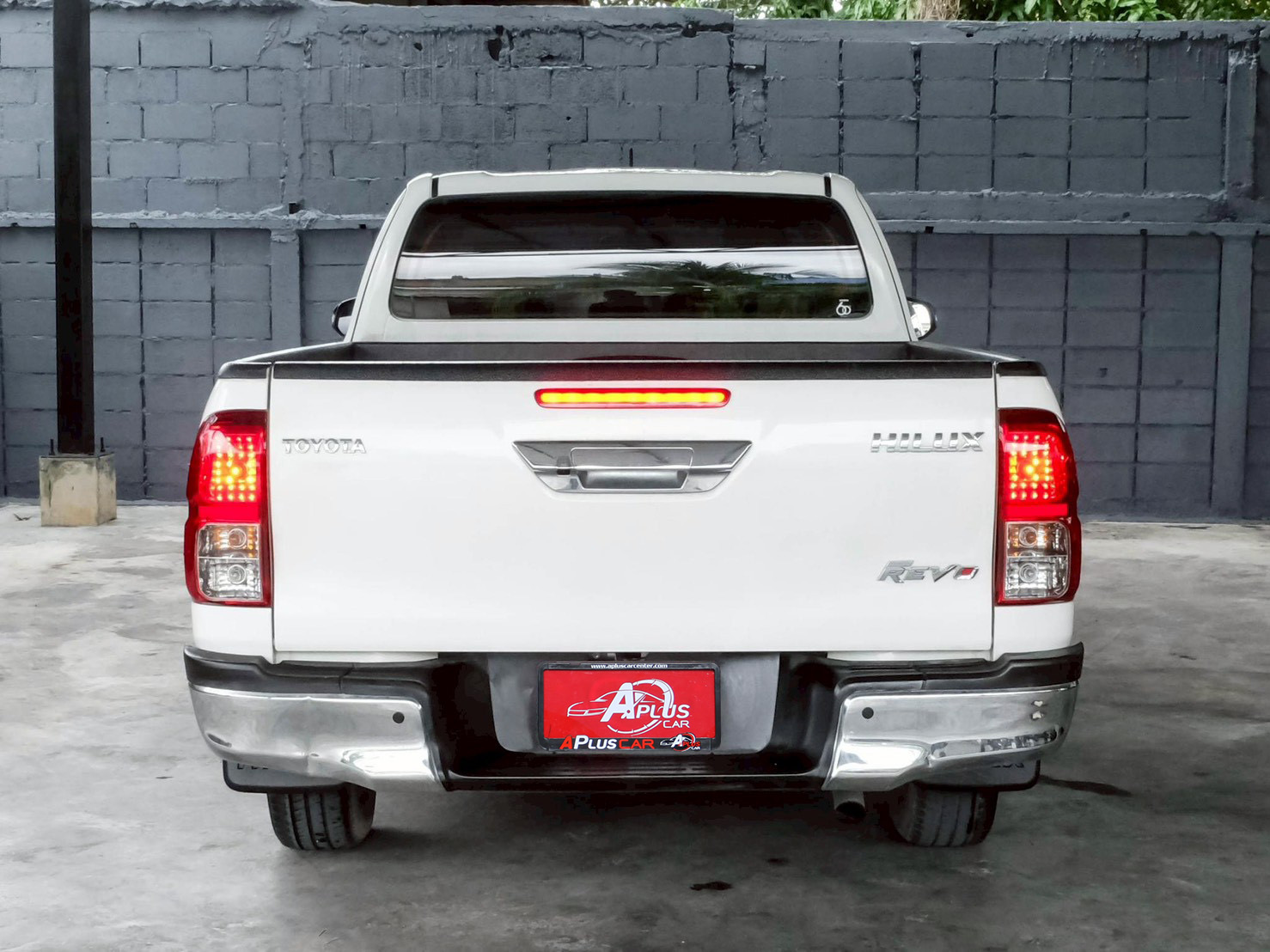 LINE_ALBUM_Revo 2.4 cab สีขาว ปี22 auto Z edition ไมล์60000km_260625_7