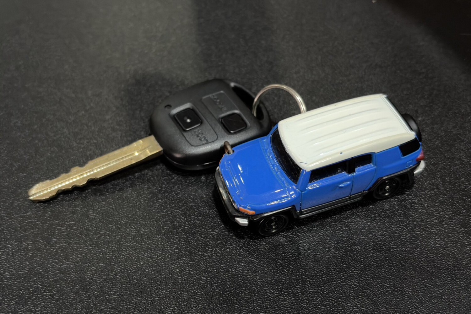 LINE_ALBUM_TOYOTA FJ CRUISER 4.0 v6 ปี12 สีน้ำเงิน ไมล์ 50000_260718_25
