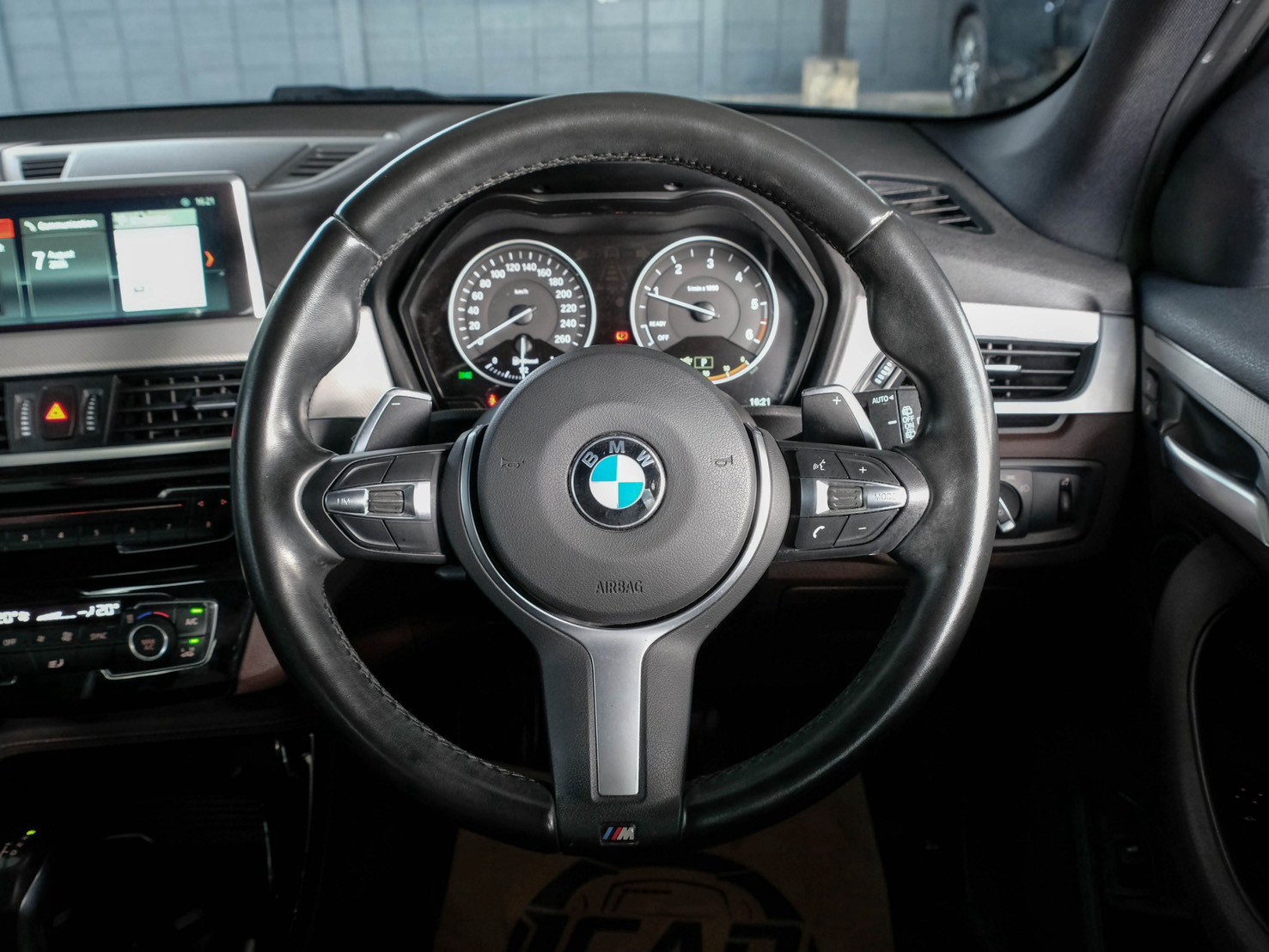 LINE_ALBUM_BMW X1 SDRIVE 20D M SPORT ปี18 จด ปี19 สีดำ(ดีเซล)_260810_14