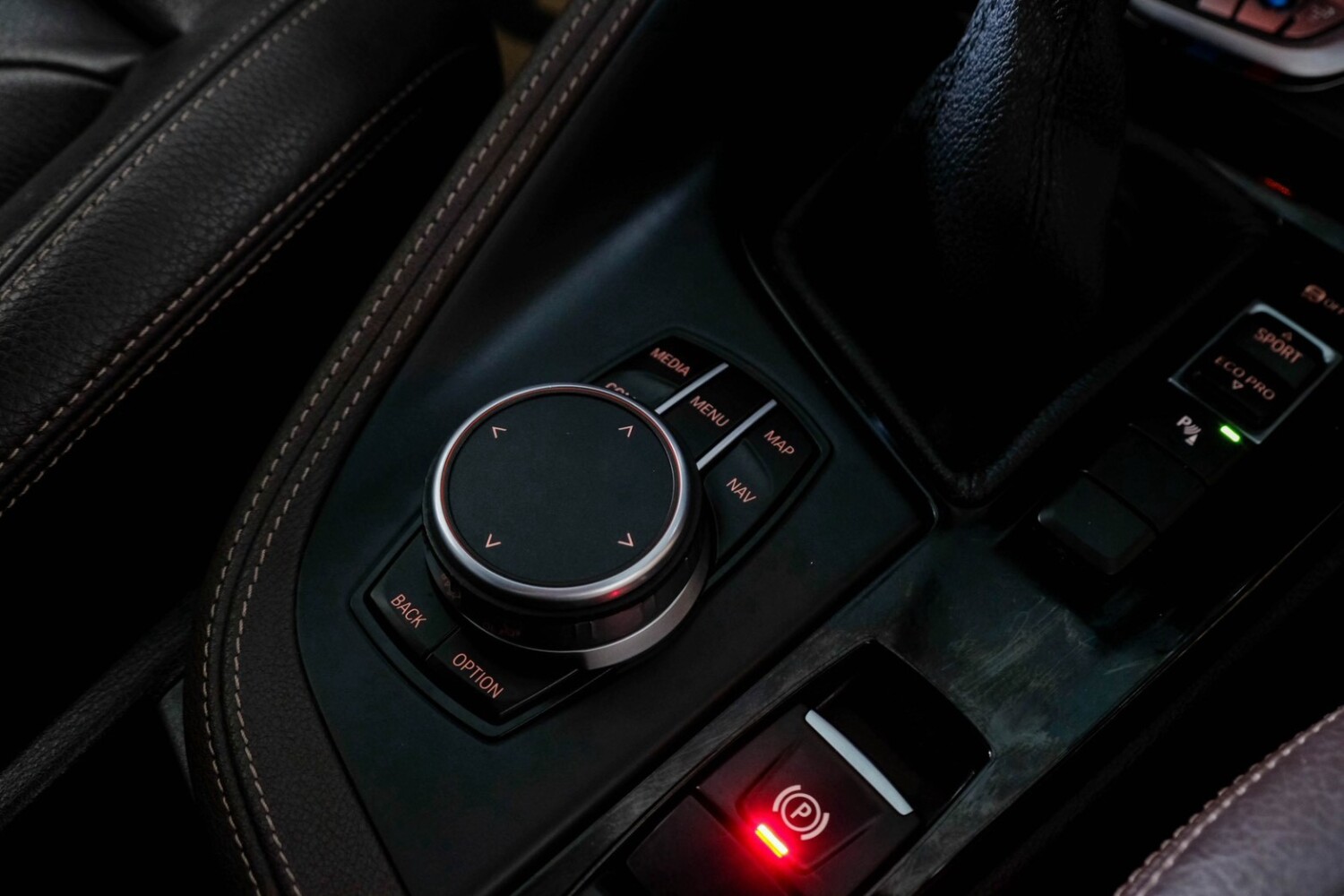 LINE_ALBUM_BMW X1 SDRIVE 20D M SPORT ปี18 จด ปี19 สีดำ(ดีเซล)_260810_17