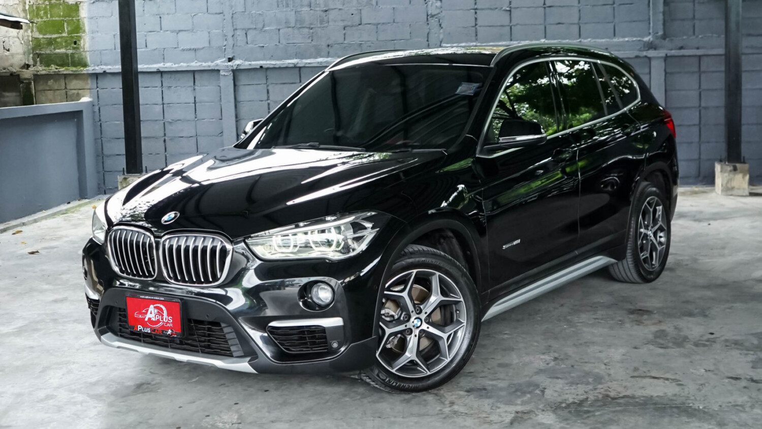 LINE_ALBUM_BMW X1 sDrive18i xLine ปี17 จด 18 (เบนซิน) สีดำ_260826_1