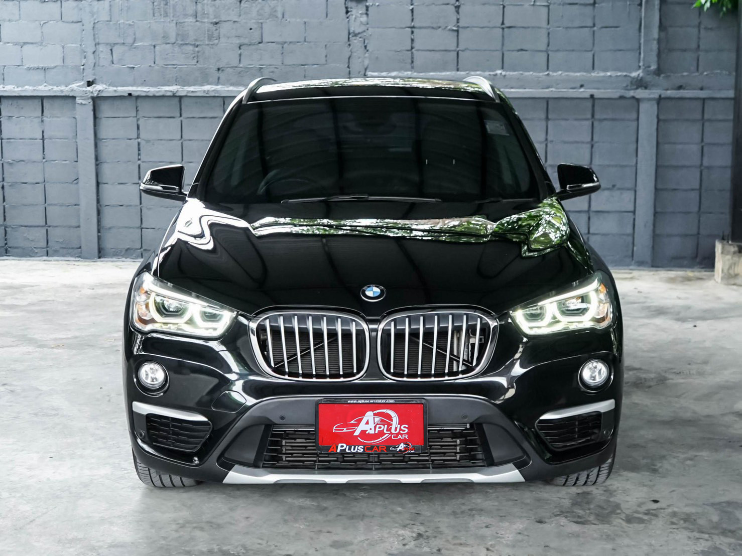 LINE_ALBUM_BMW X1 sDrive18i xLine ปี17 จด 18 (เบนซิน) สีดำ_260826_2