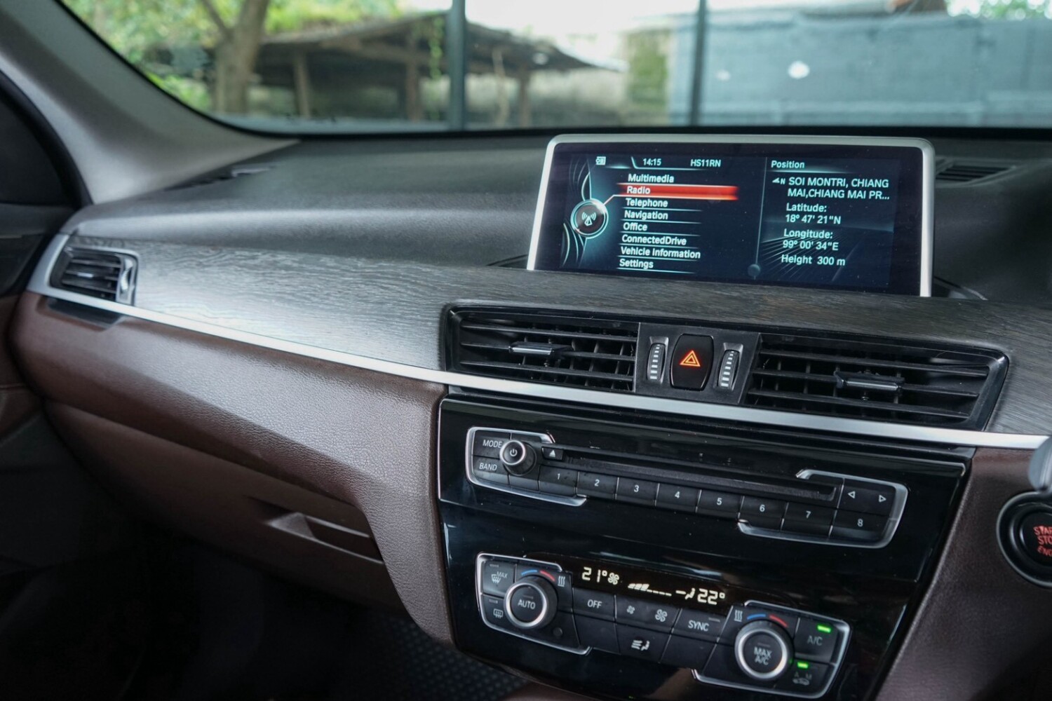 LINE_ALBUM_BMW X1 sDrive18i xLine ปี17 จด 18 (เบนซิน) สีดำ_260826_21