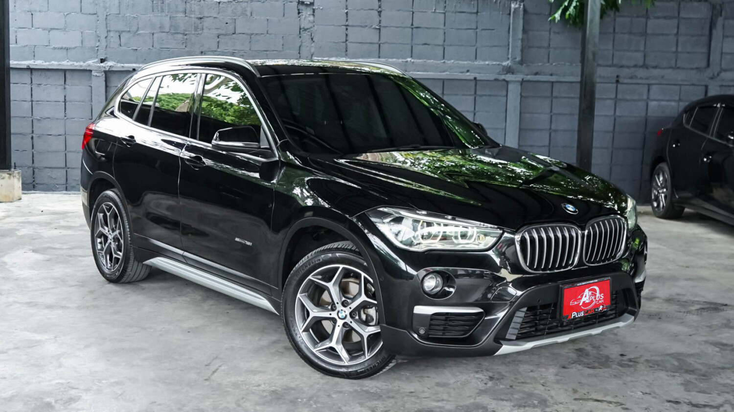 LINE_ALBUM_BMW X1 sDrive18i xLine ปี17 จด 18 (เบนซิน) สีดำ_260826_3