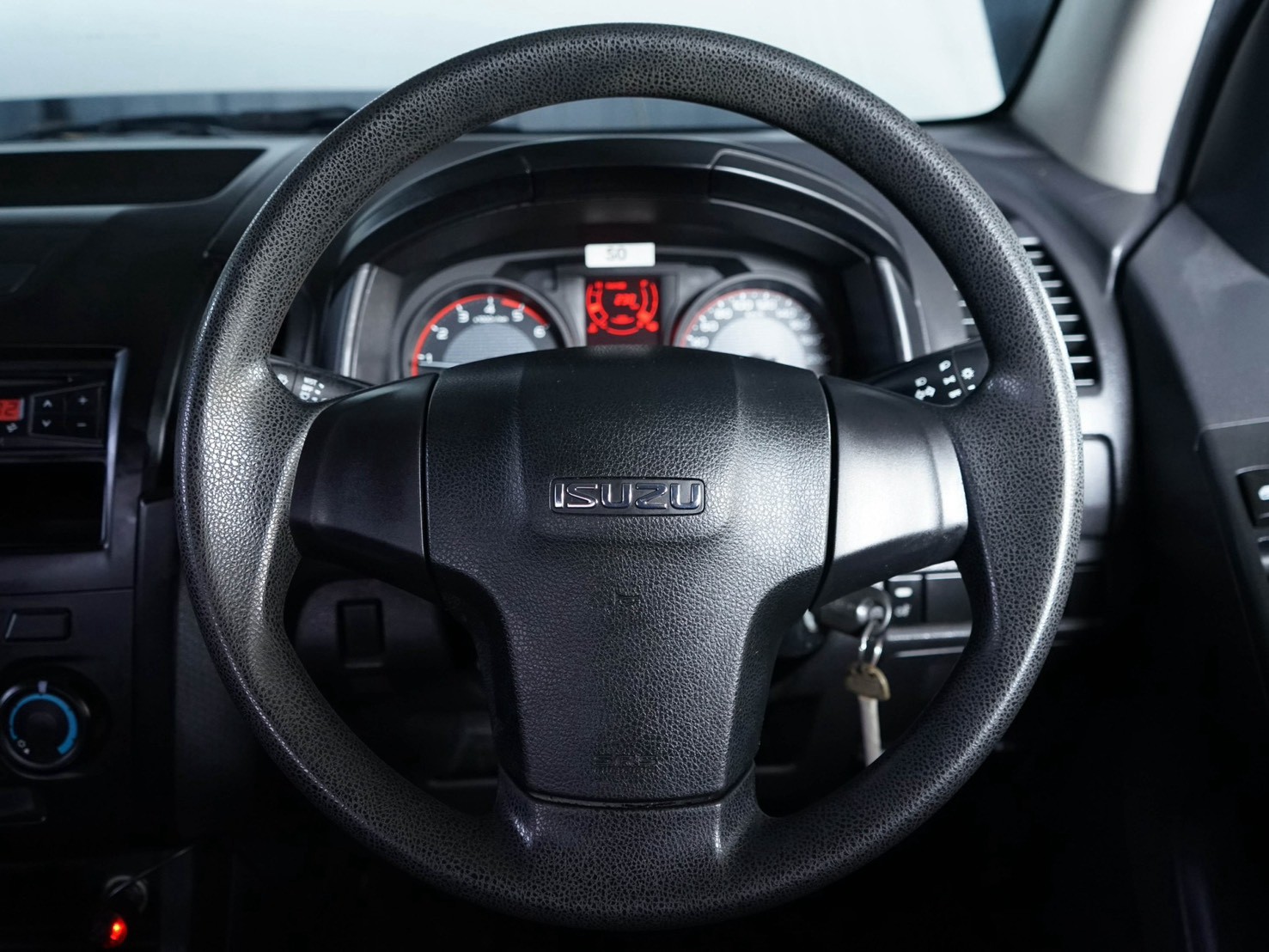 LINE_ALBUM_Dmax cab 1.9 ปี18 สีขาว ไมล์ 110,000 km เกียร์ mt_260822_13