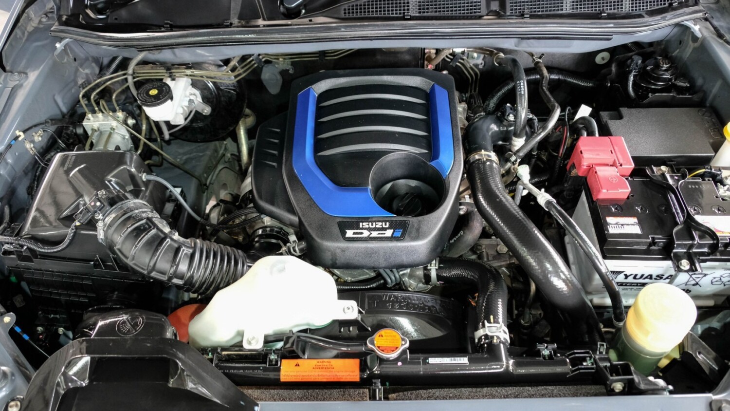 LINE_ALBUM_Dmax cab hi-lander ปี22 สีเทา auto ไมล์ 140,000km_260807_17