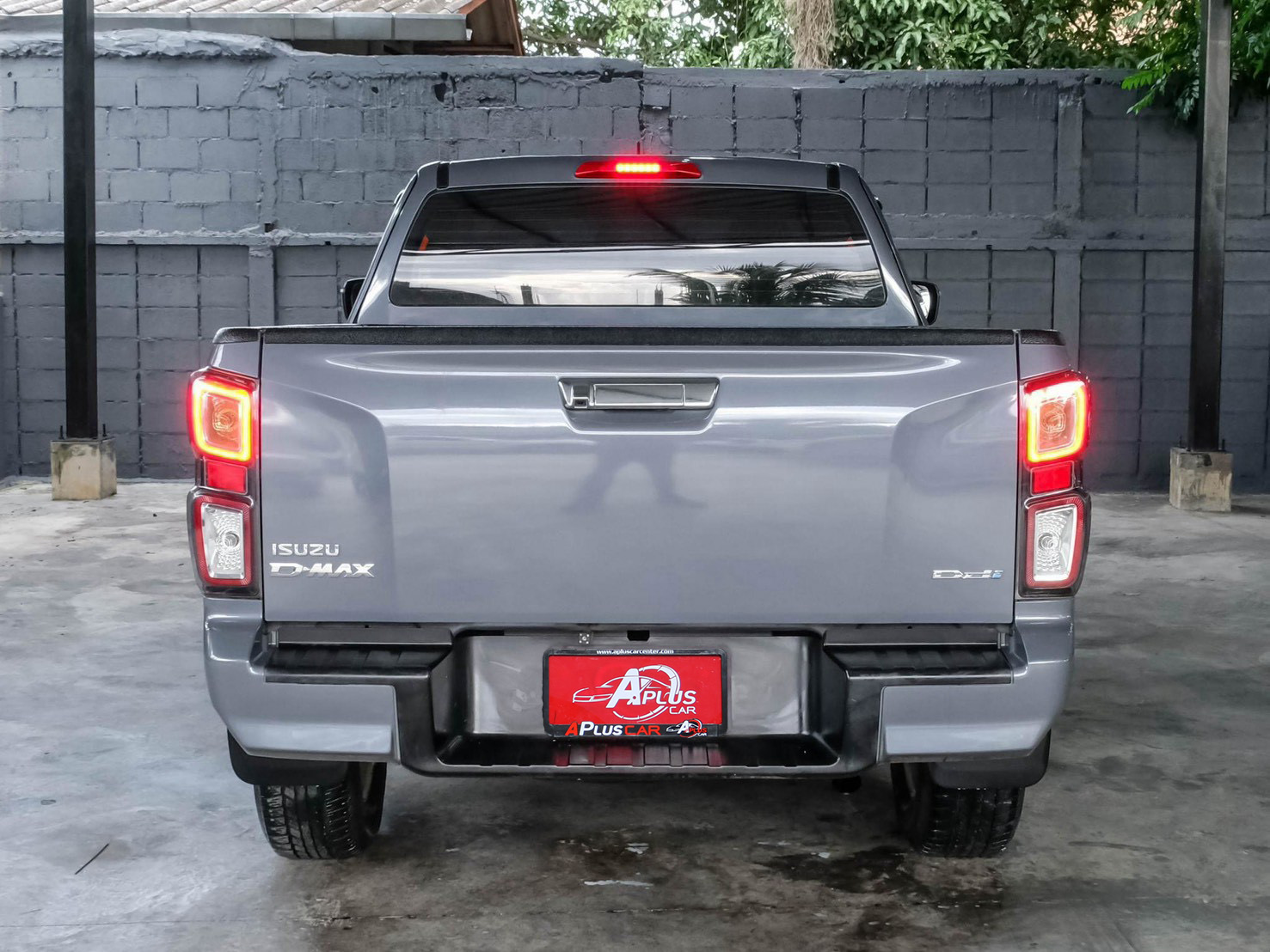 LINE_ALBUM_Dmax cab hi-lander ปี22 สีเทา auto ไมล์ 140,000km_260807_7