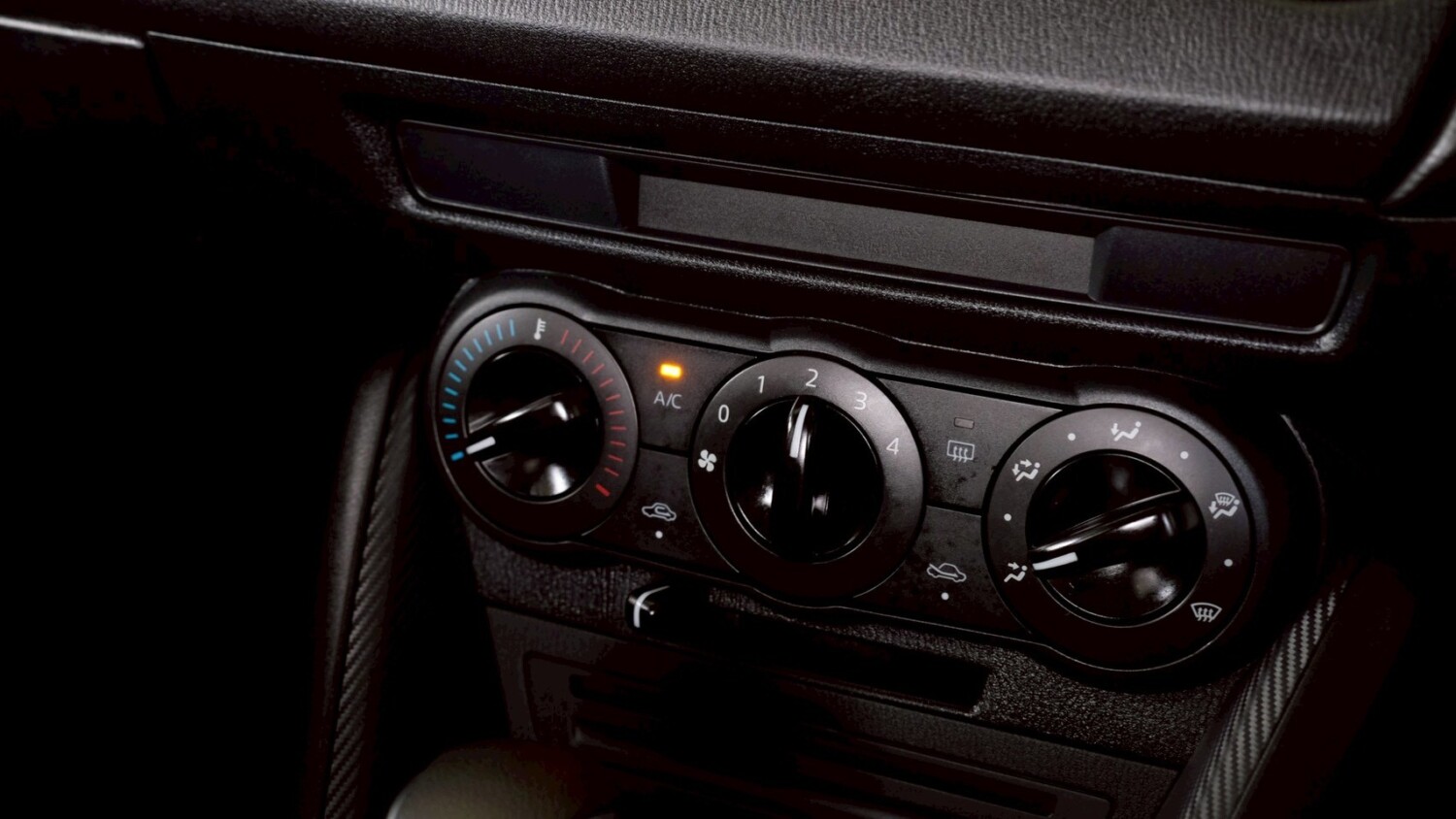 LINE_ALBUM_MAZDA2 5dr ปี16(แท้) ตัวc สีดำ ไมล์ 58,000km_260715_17