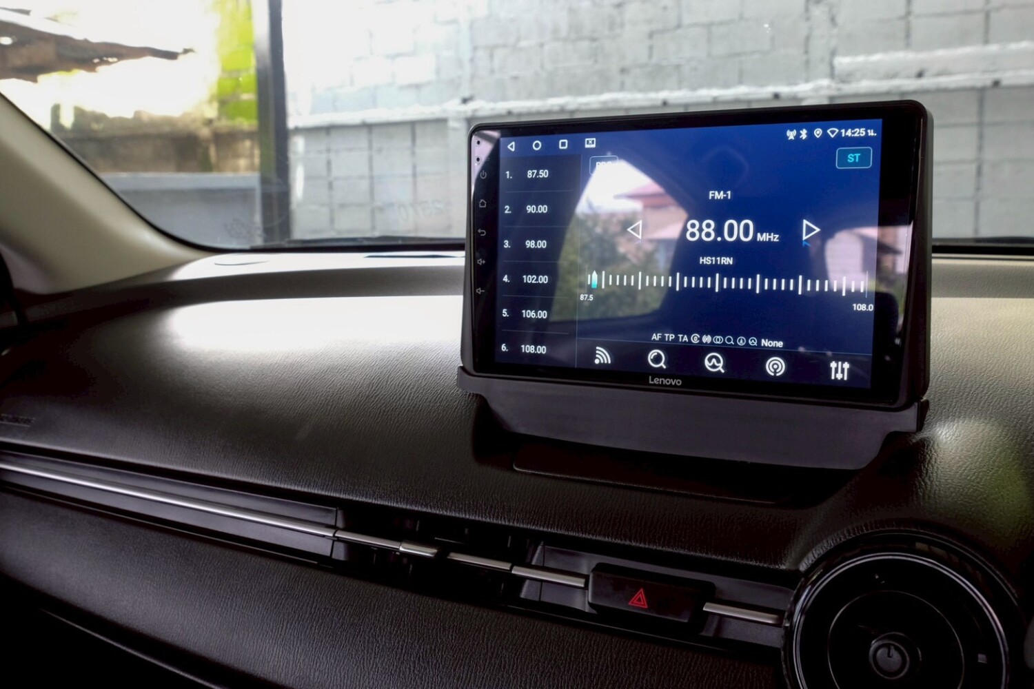 LINE_ALBUM_MAZDA2 5dr ปี16(แท้) ตัวc สีดำ ไมล์ 58,000km_260715_18