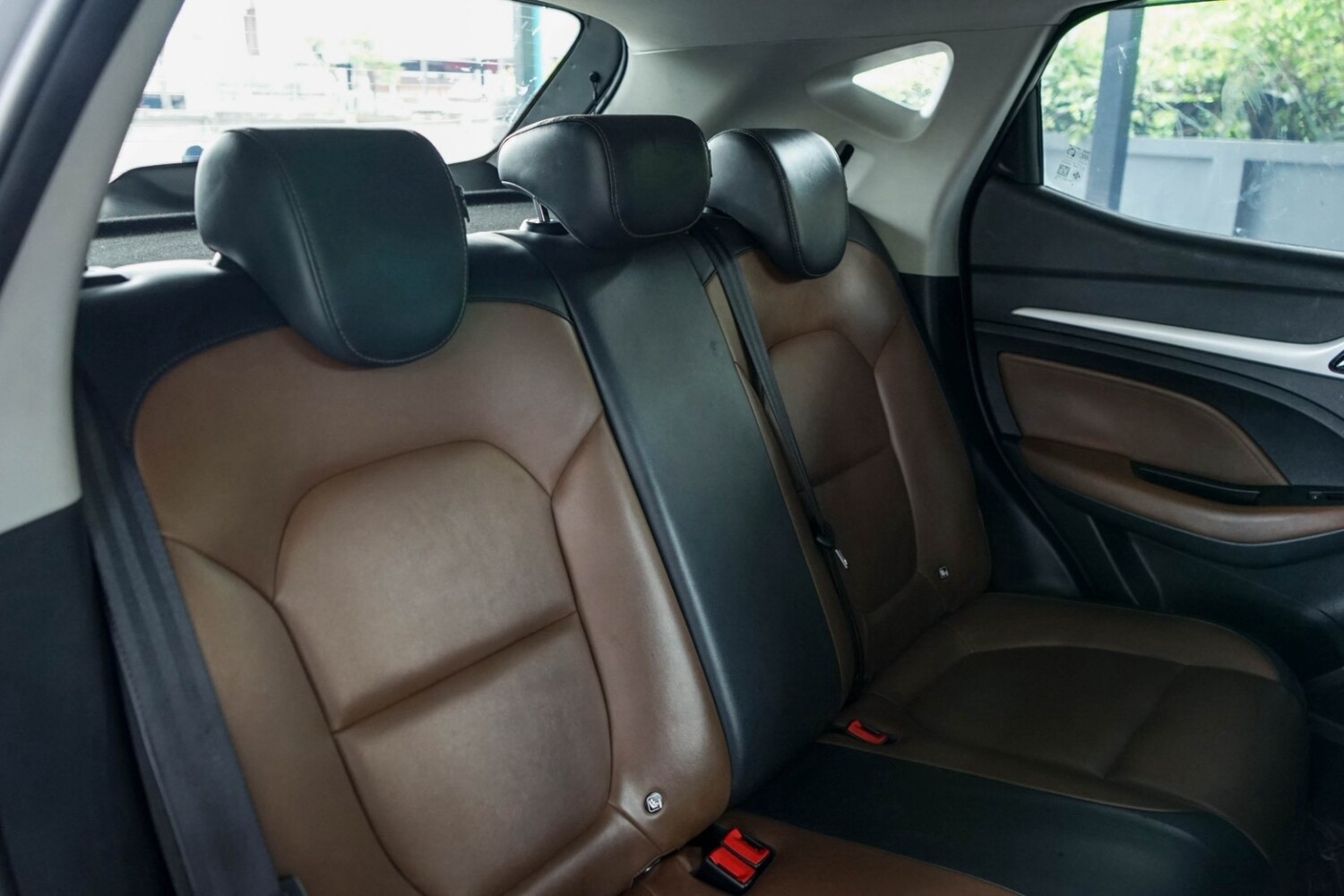 LINE_ALBUM_MG ZS 1.5 D+ ปี21 จด ปี22 สีบรอนซ์ ไมล์ 80,000km_260828_12