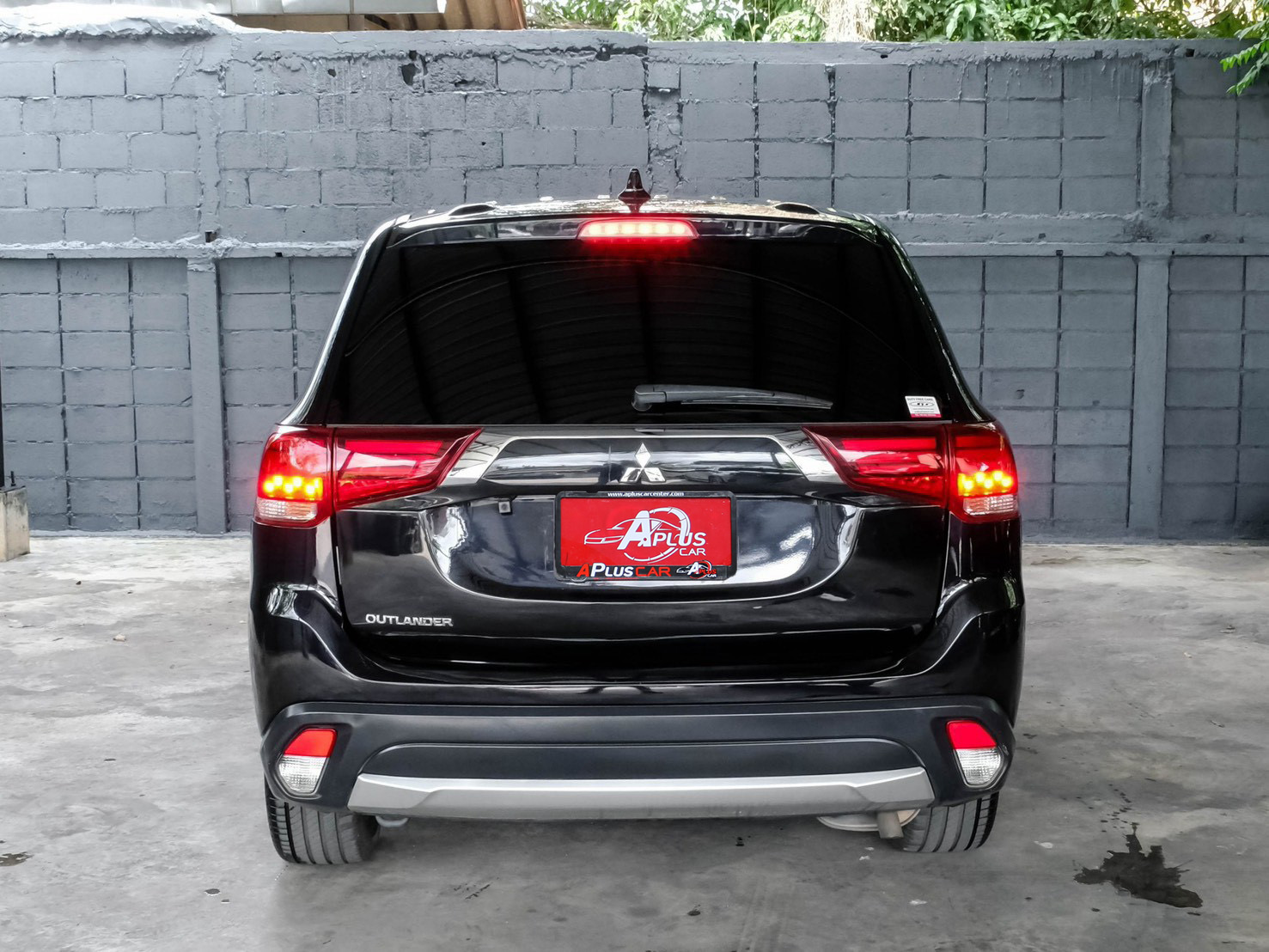 LINE_ALBUM_Mitsubishi Outlander 2.0 ปี2017 จด 2018 สีดำ auto_260806_7
