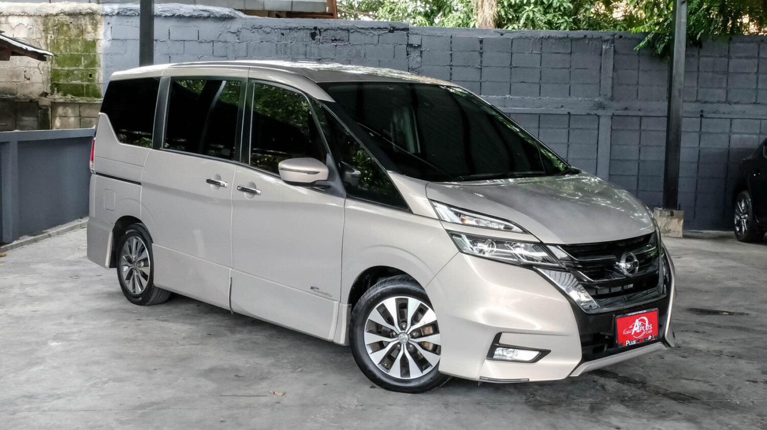LINE_ALBUM_Nissan serena 2.0 hybrid highway สีเบจ ปี16 จด 17_260803_3