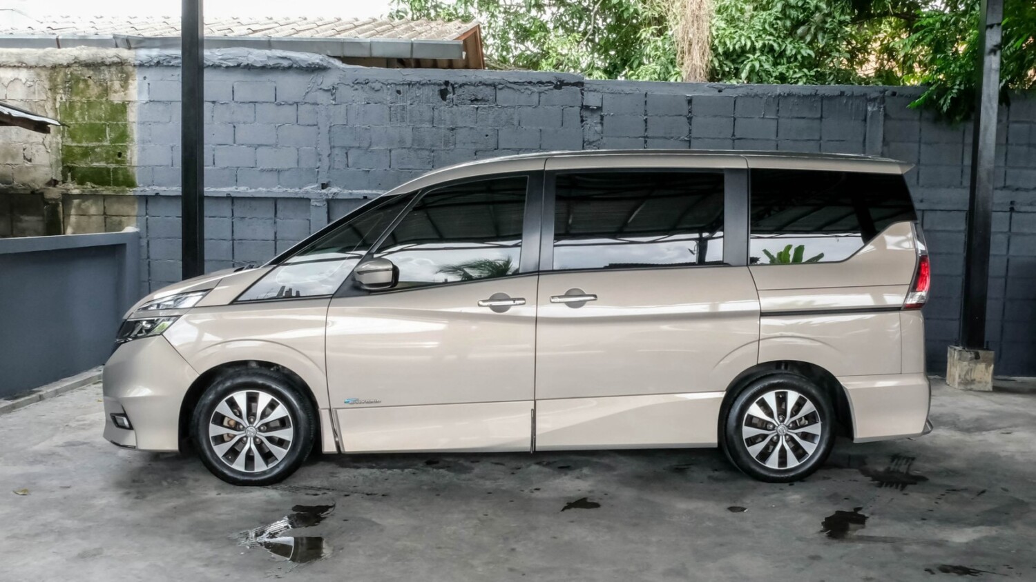 LINE_ALBUM_Nissan serena 2.0 hybrid highway สีเบจ ปี16 จด 17_260803_5