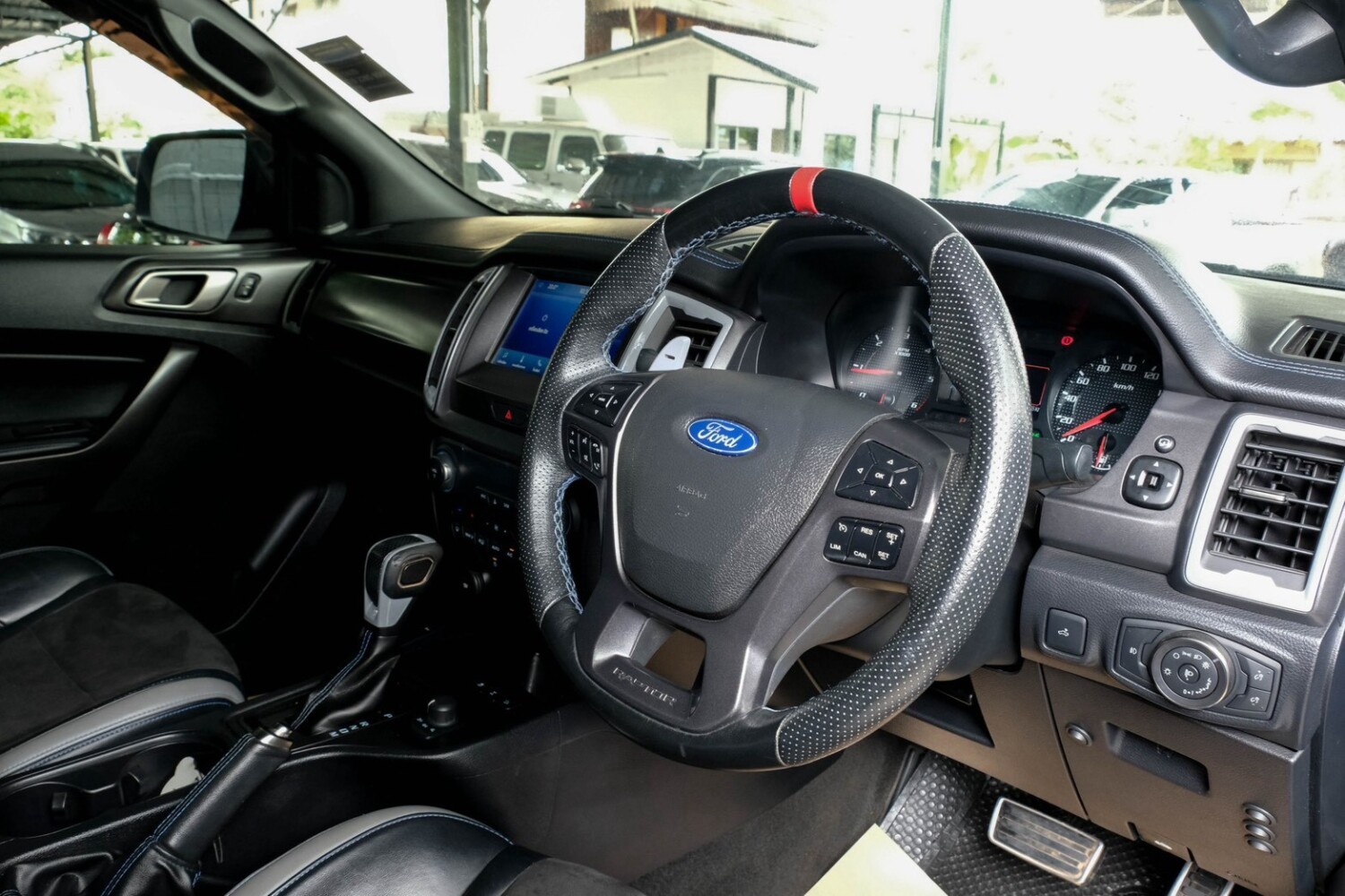 LINE_ALBUM_Ranger raptor ปี18 สีน้ำเงิน at 4wd ไมล์ 107000km_260812_9