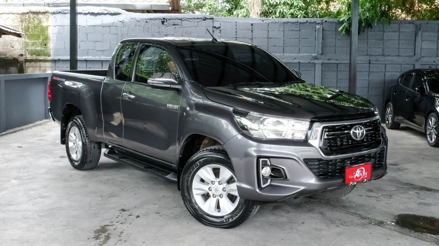 LINE_ALBUM_Toyota revo 2.4 cab prerunner j plus ปี18 สีเทา mt_260810_3