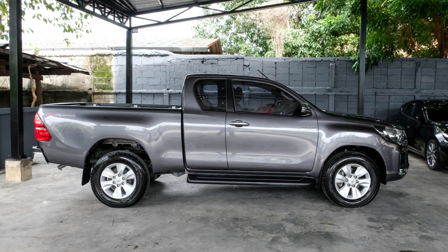LINE_ALBUM_Toyota revo 2.4 cab prerunner j plus ปี18 สีเทา mt_260810_4