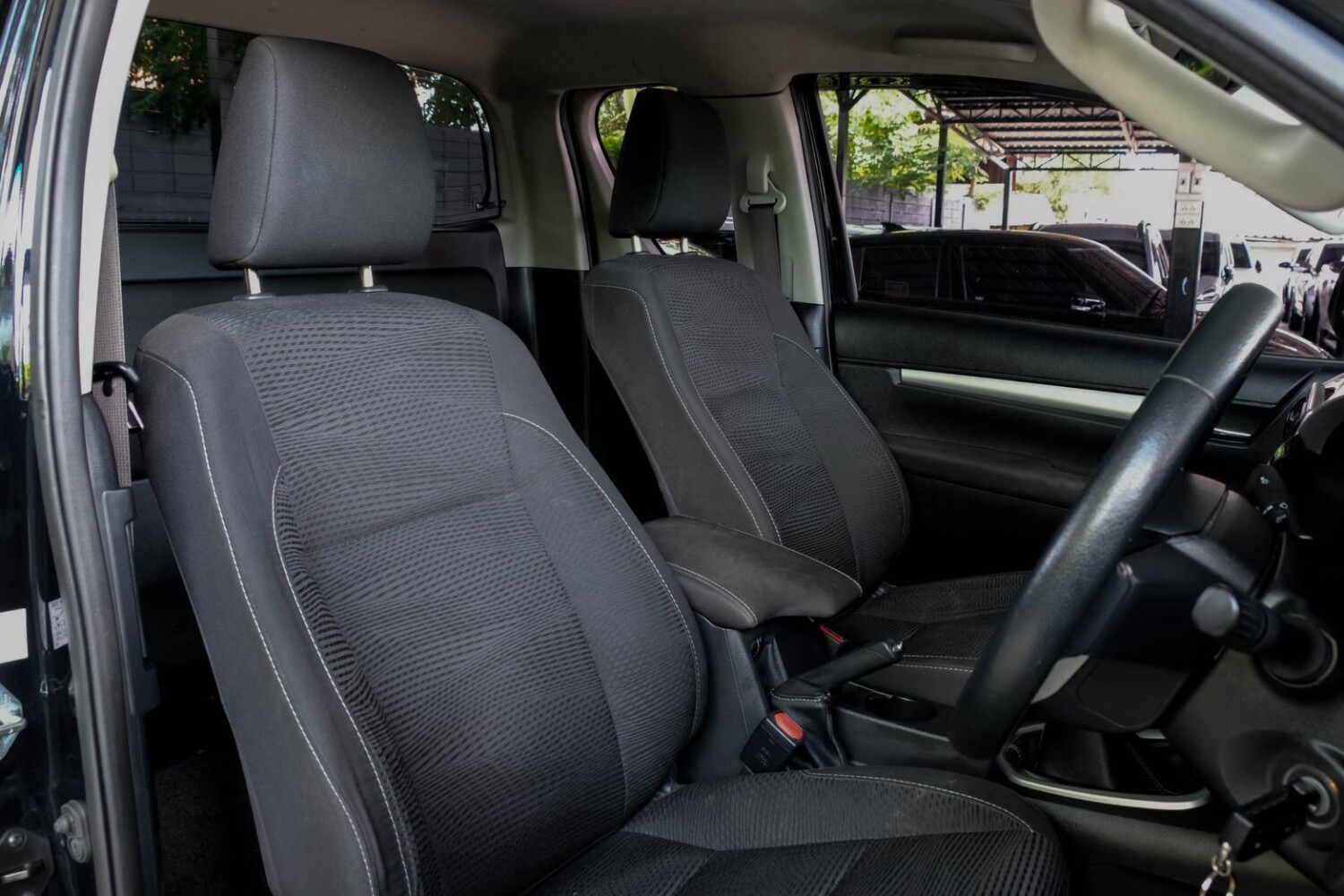 LINE_ALBUM_Toyota revo 2.4 ปี19 จด 20 สีดำ prerunner cab mt_260810_10