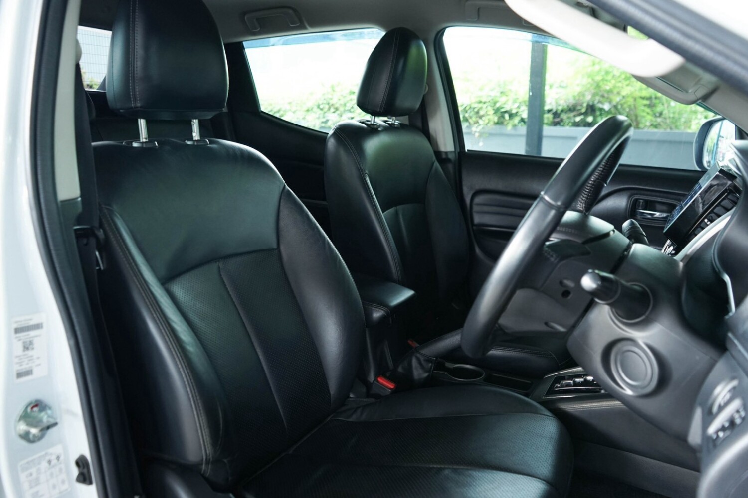 LINE_ALBUM_Triton 4dr ปี19 auto GT สีขาว ไมล์ 110,000km_260818_10