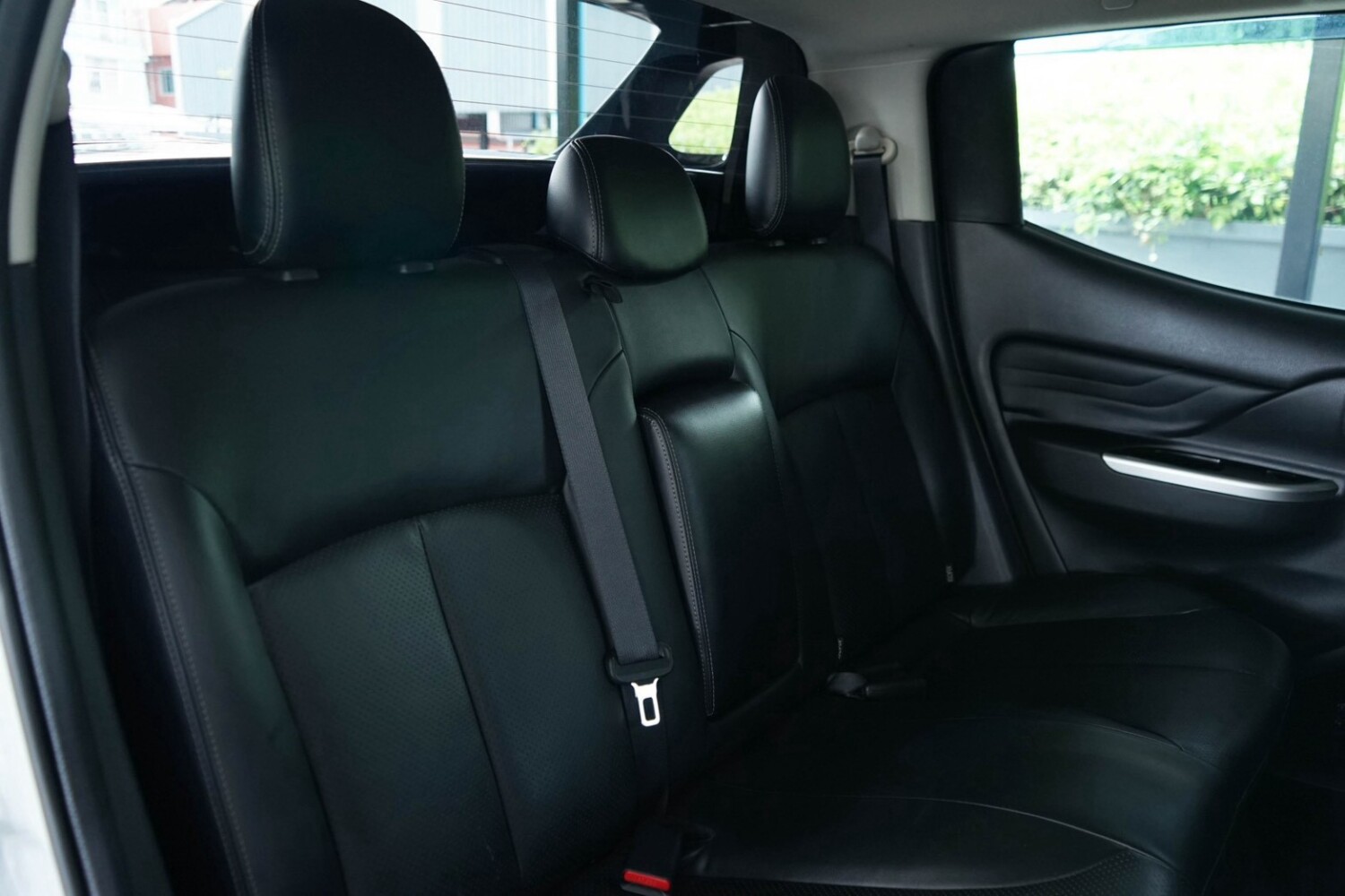 LINE_ALBUM_Triton 4dr ปี19 auto GT สีขาว ไมล์ 110,000km_260818_11