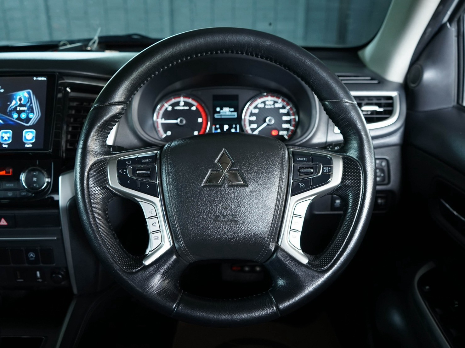 LINE_ALBUM_Triton 4dr ปี19 auto GT สีขาว ไมล์ 110,000km_260818_13