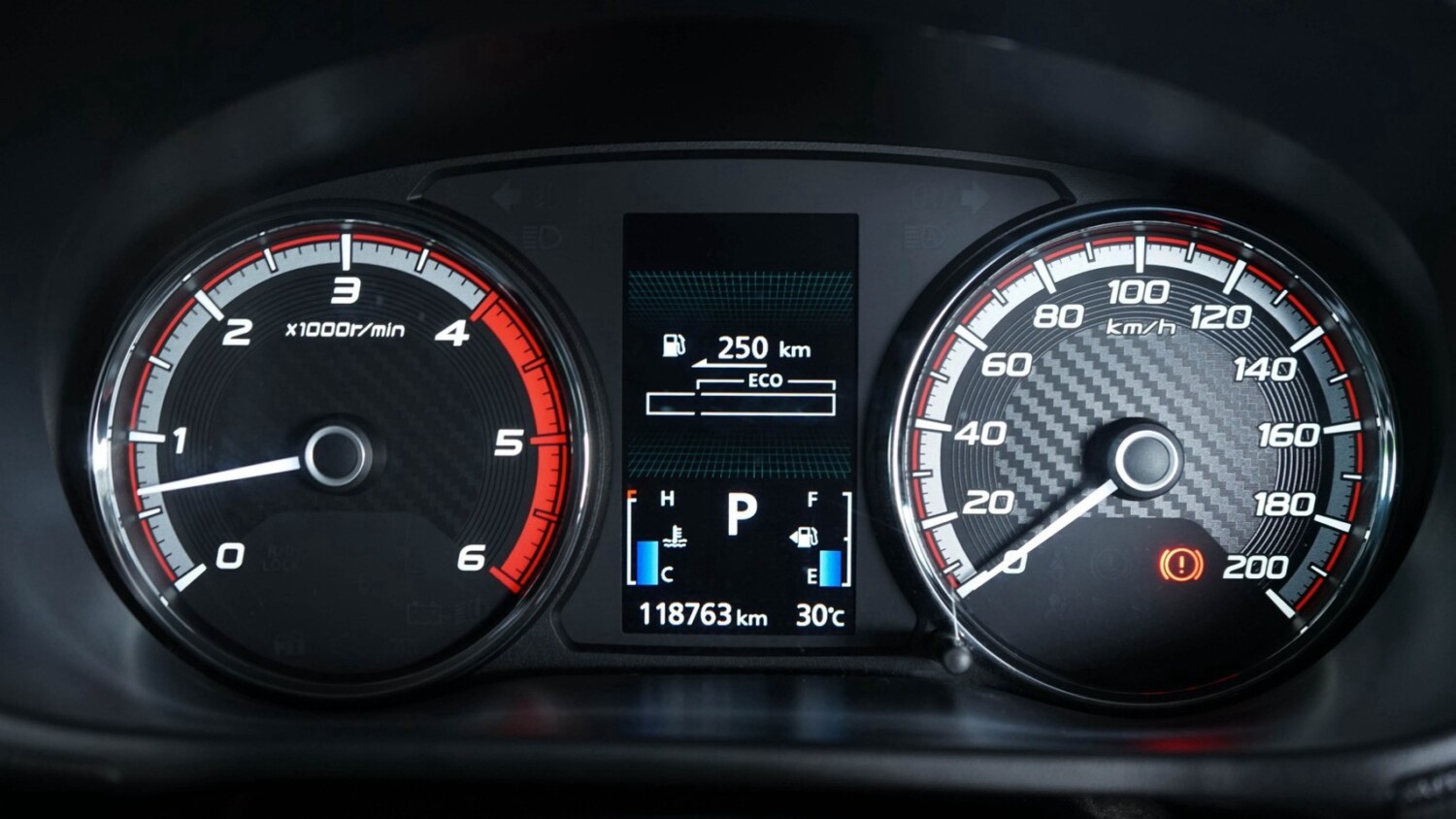 LINE_ALBUM_Triton 4dr ปี19 auto GT สีขาว ไมล์ 110,000km_260818_18
