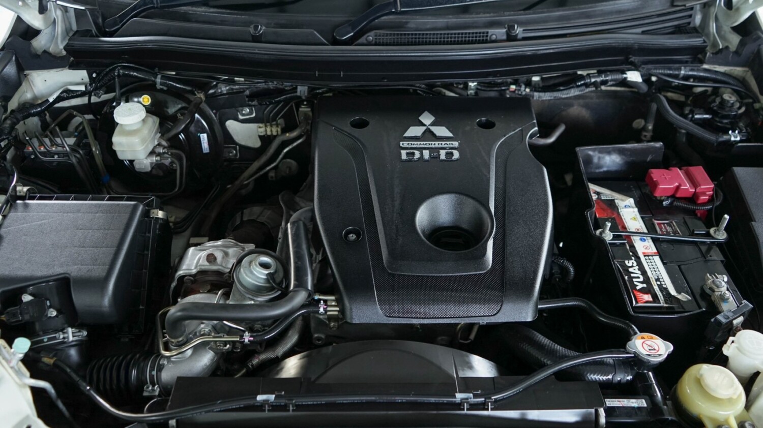 LINE_ALBUM_Triton 4dr ปี19 auto GT สีขาว ไมล์ 110,000km_260818_20